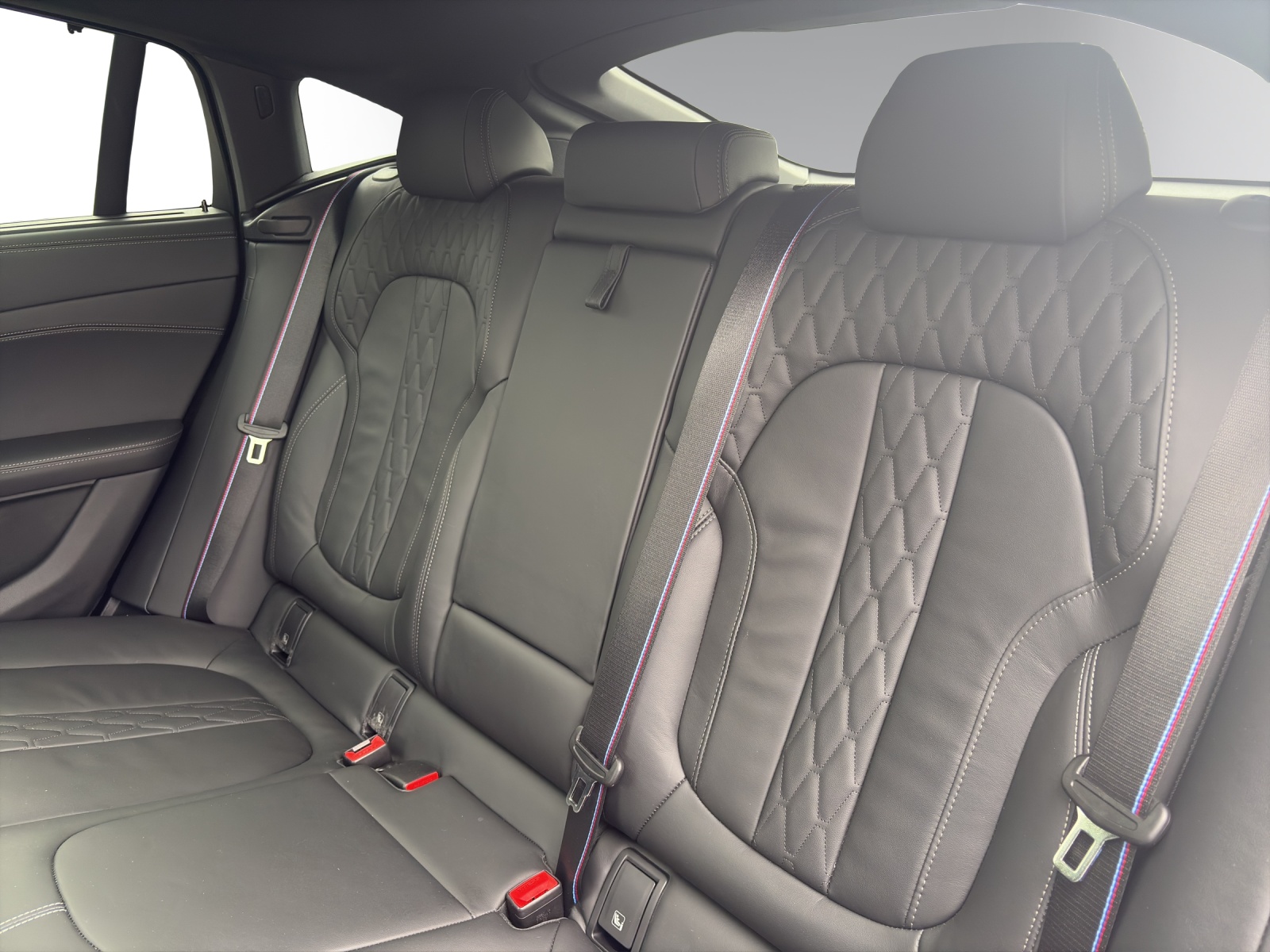 BMW X6 xDr48V M60i M SportPro-image-8