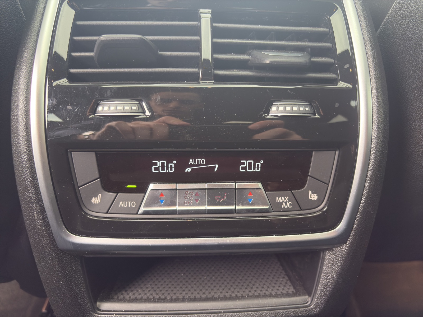 BMW X6 xDr48V M60i M SportPro-image-14