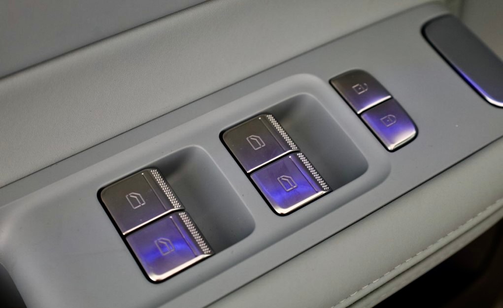POLESTAR Polestar 4 Long Range 100kWh Plus Swiss Edition-image-13