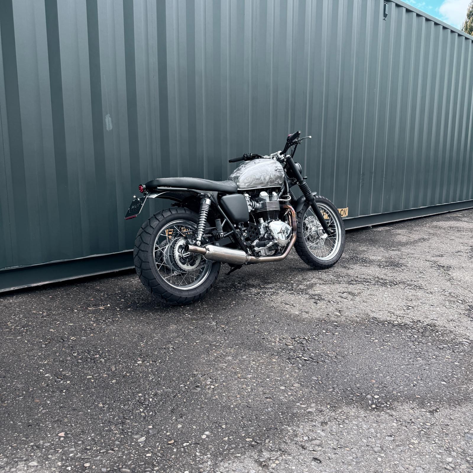 TRIUMPH Bonneville 900 i T 100-image-10