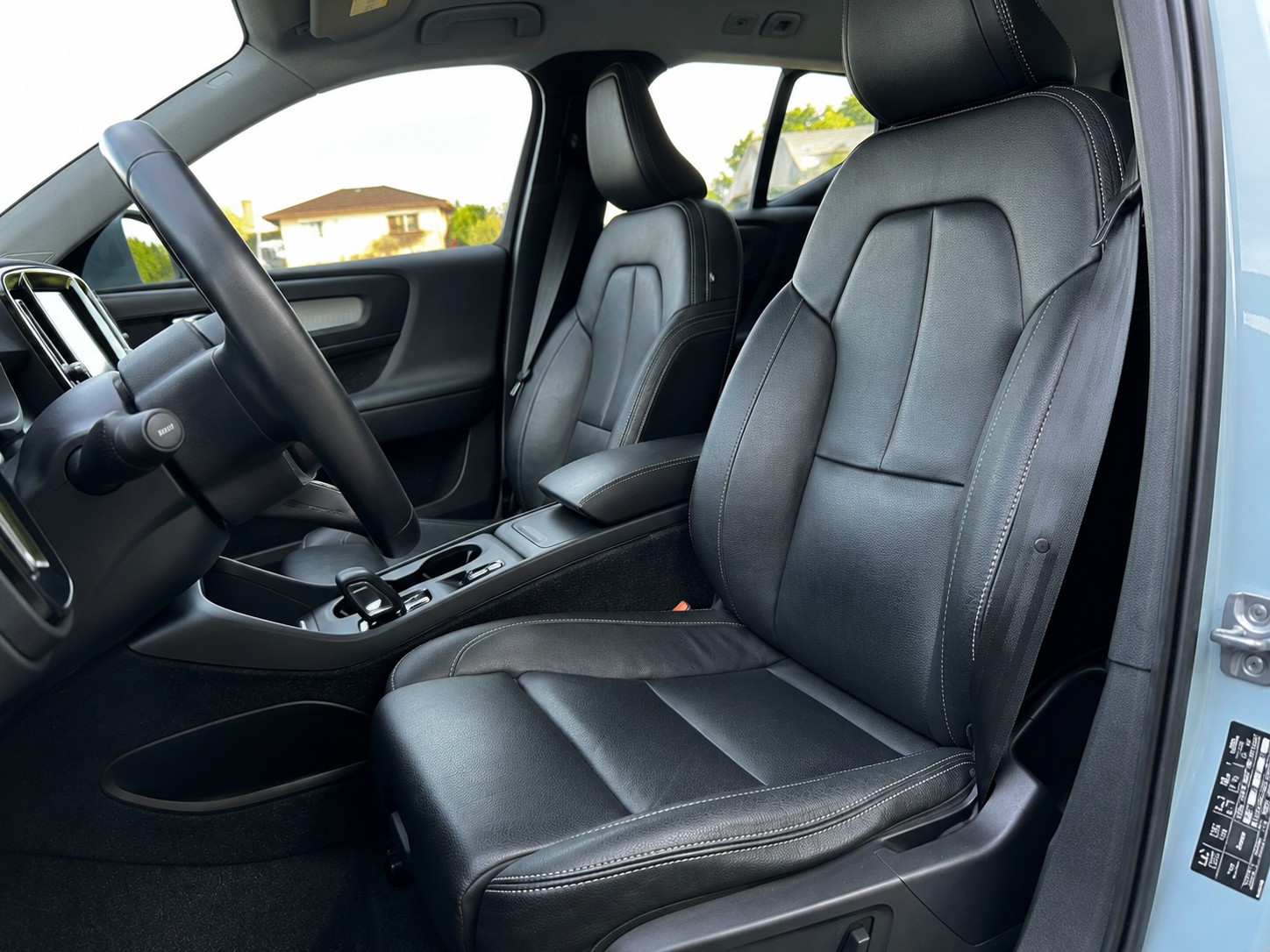 VOLVO XC40 D3 AWD Momentum Geartronic-image-10