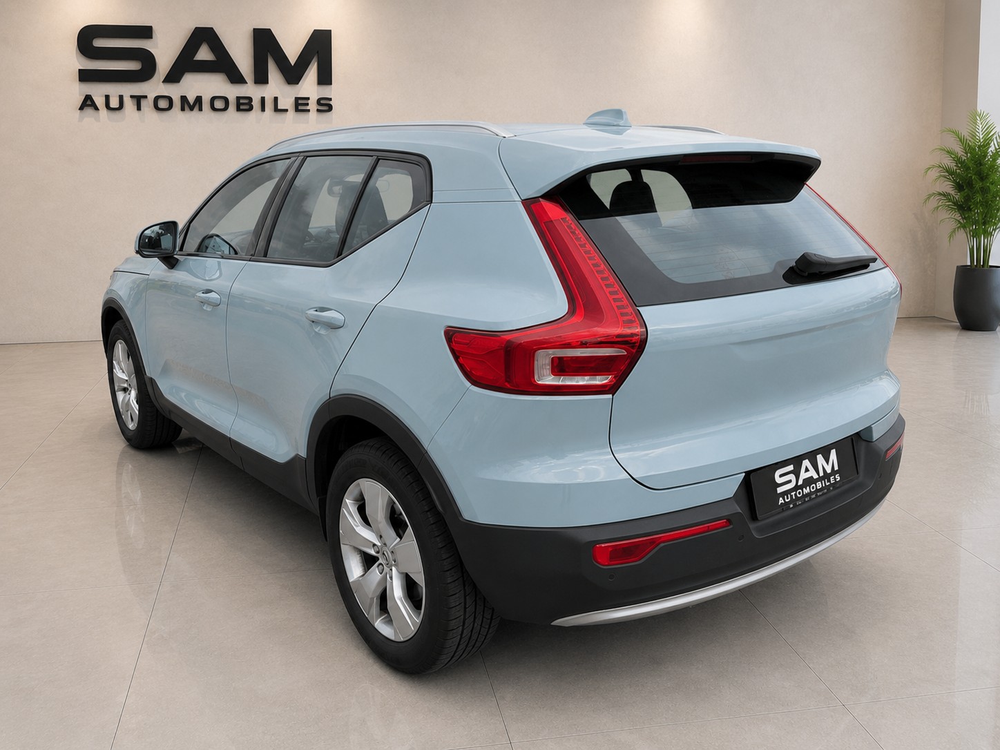 VOLVO XC40 D3 AWD Momentum Geartronic-image-6