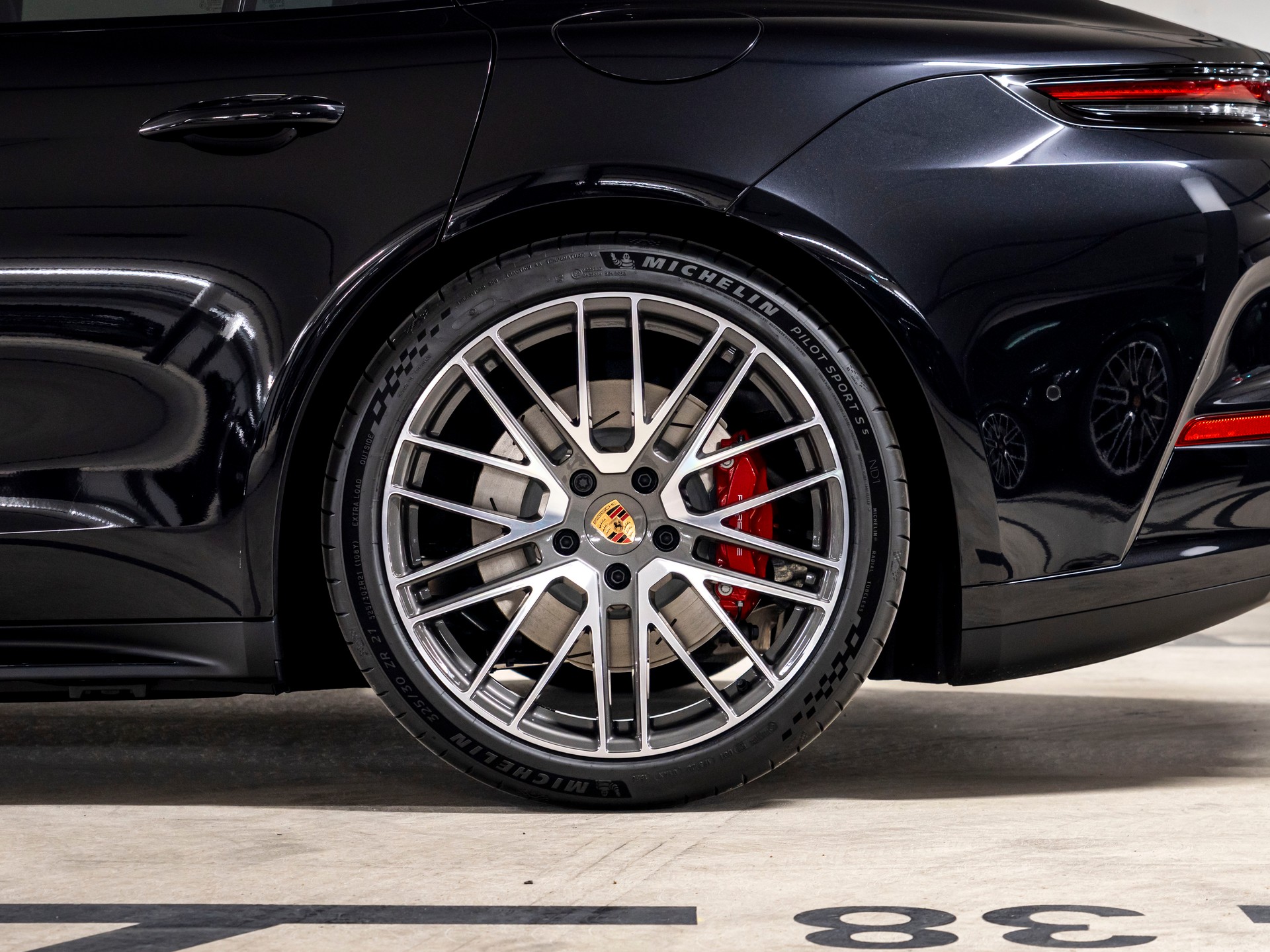 PORSCHE Panamera 4S E-Hybrid PDK-image-8
