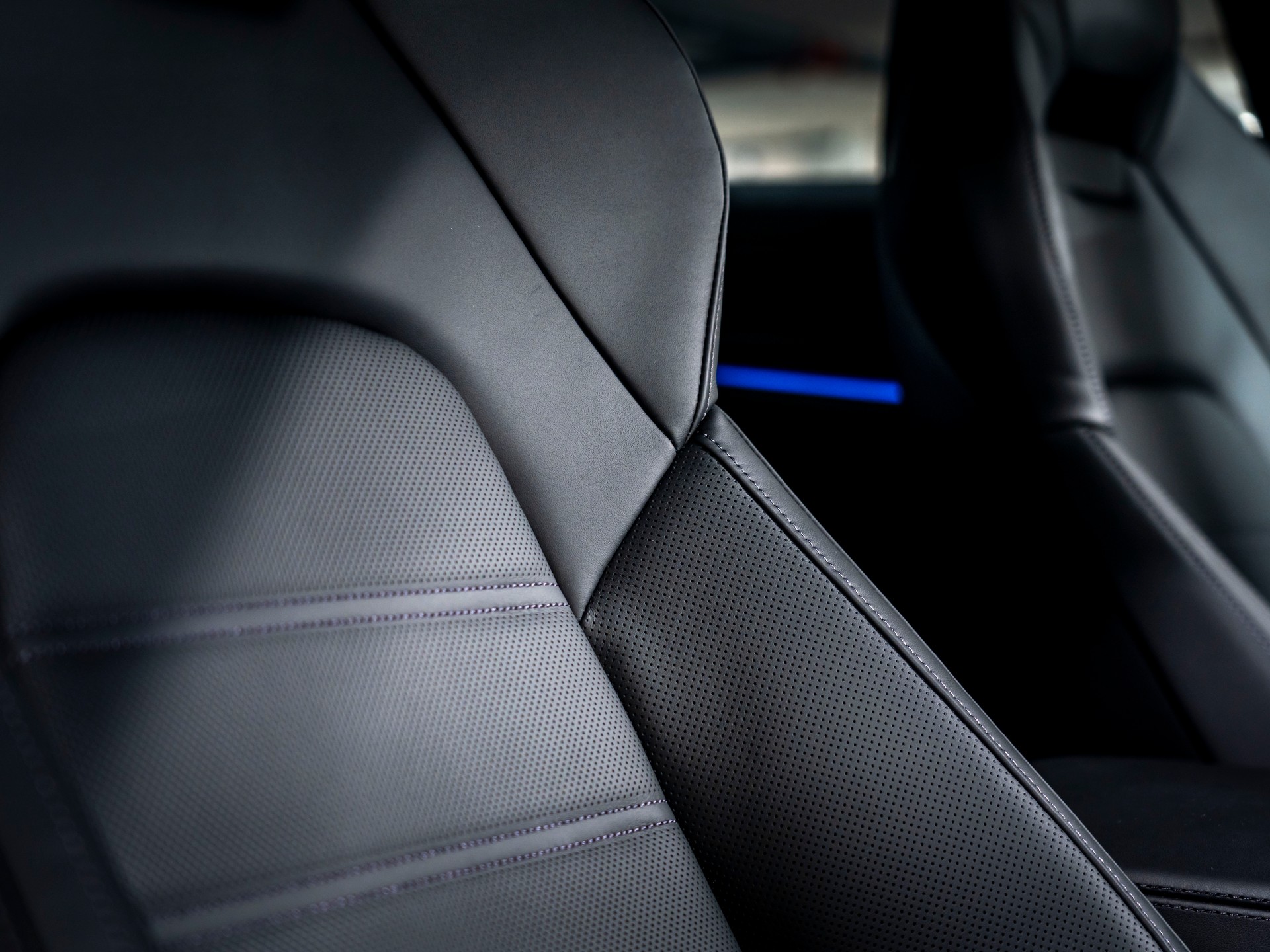 PORSCHE Panamera 4S E-Hybrid PDK-image-23