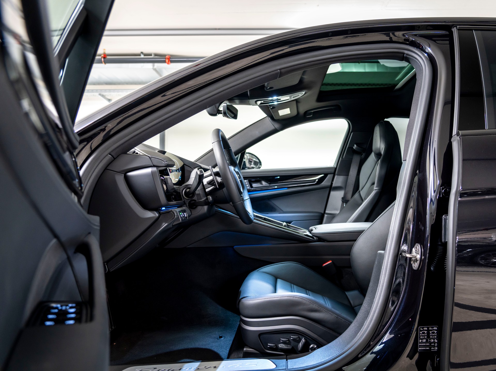PORSCHE Panamera 4S E-Hybrid PDK-image-18