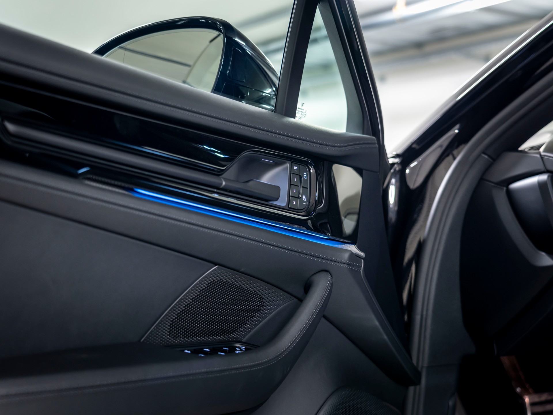 PORSCHE Panamera 4S E-Hybrid PDK-image-19
