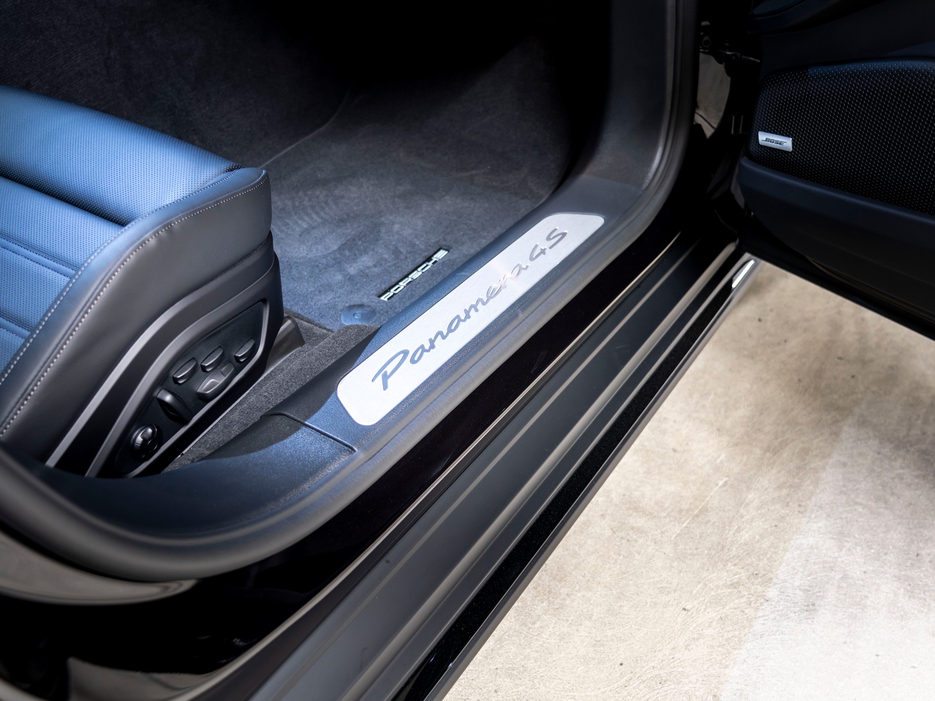 PORSCHE Panamera 4S E-Hybrid PDK-image-24