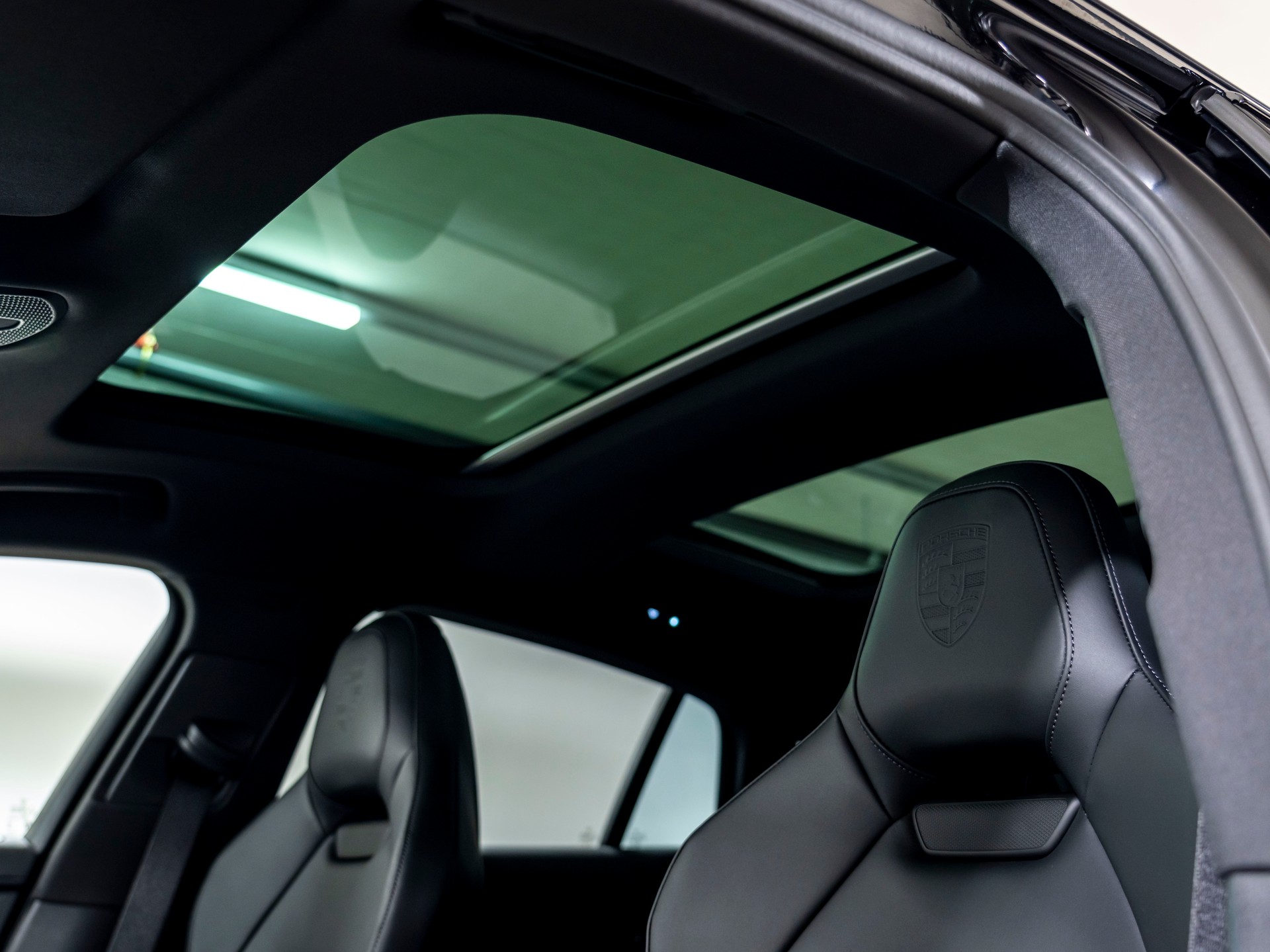 PORSCHE Panamera 4S E-Hybrid PDK-image-26