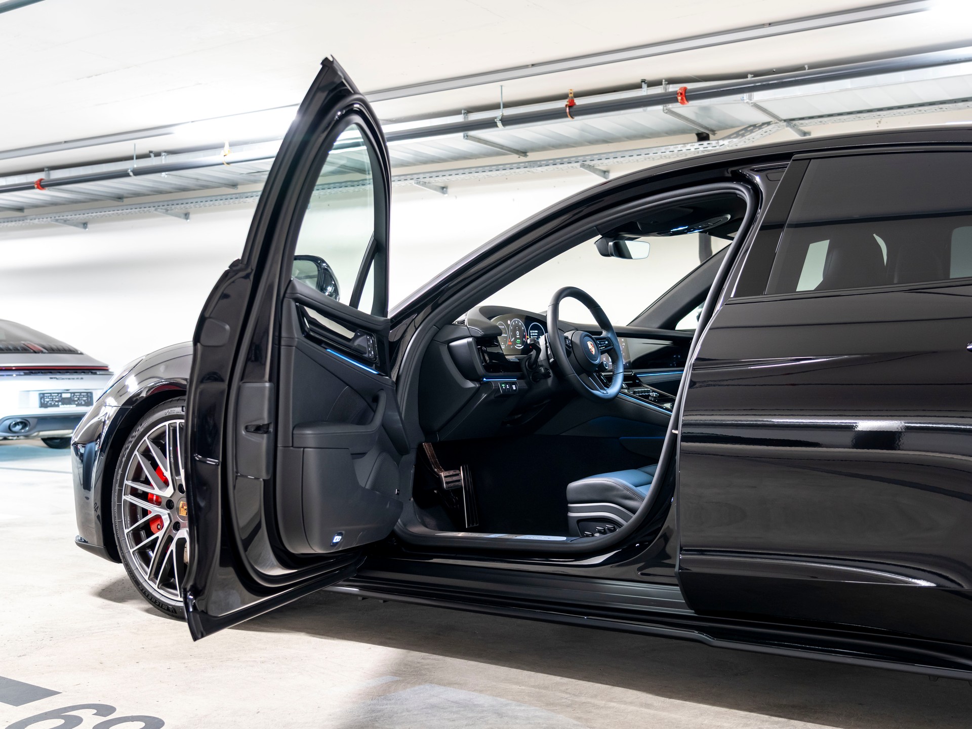 PORSCHE Panamera 4S E-Hybrid PDK-image-17