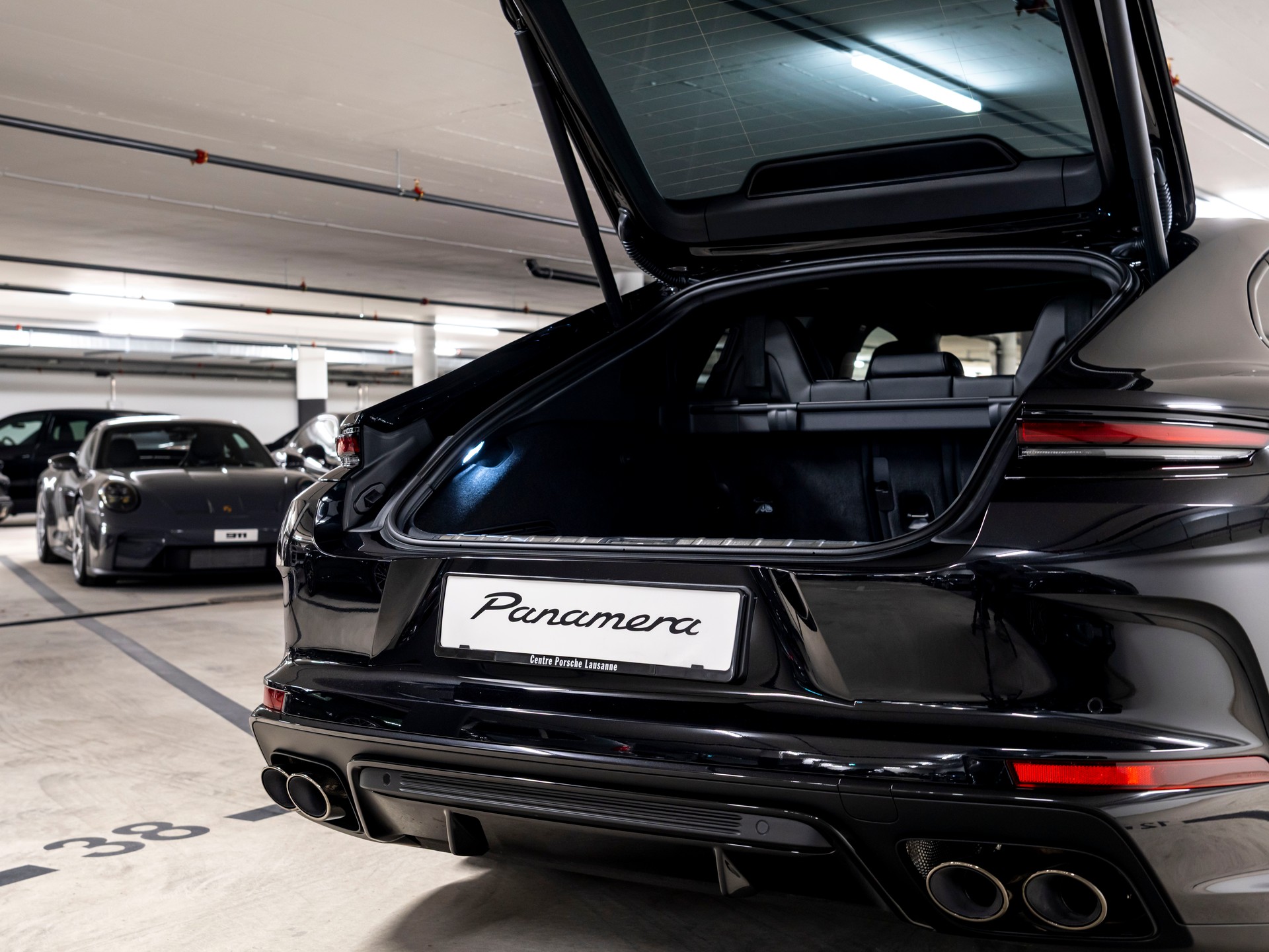 PORSCHE Panamera 4S E-Hybrid PDK-image-10