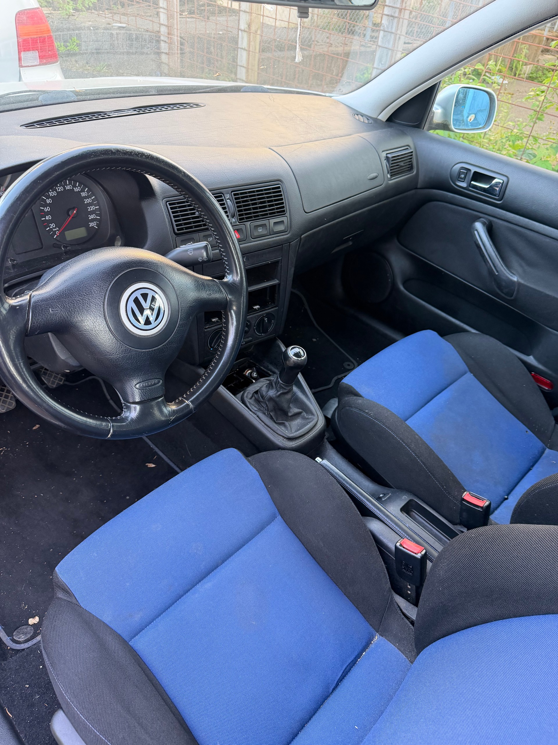 VW Golf Variant 1.6 16V Trendline-image-2