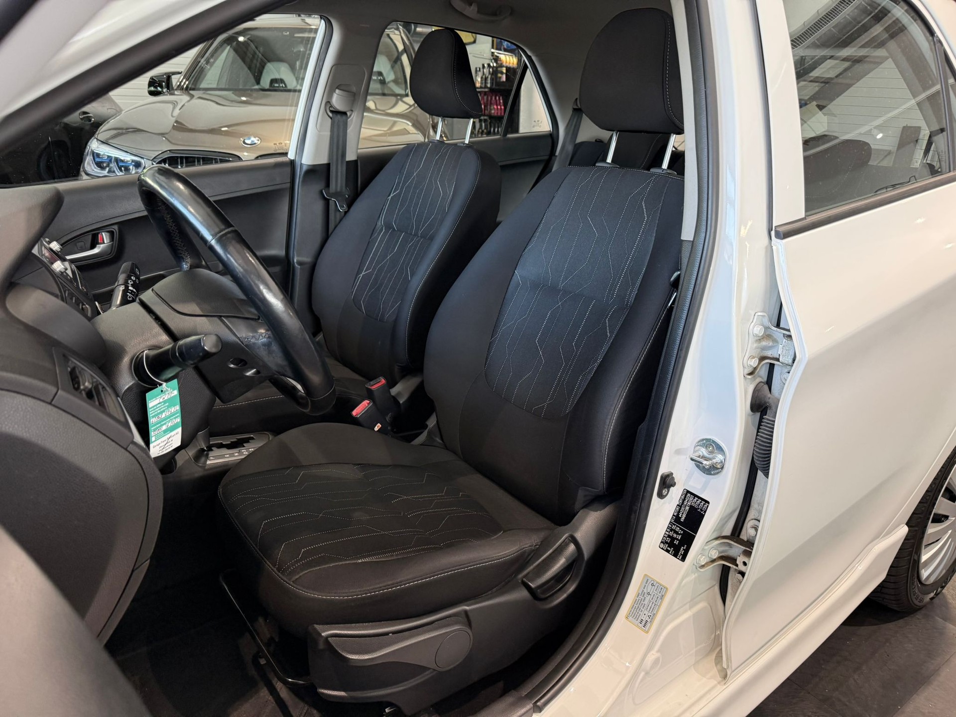 KIA Picanto 1.2 CVVT Style Automatic-image-8