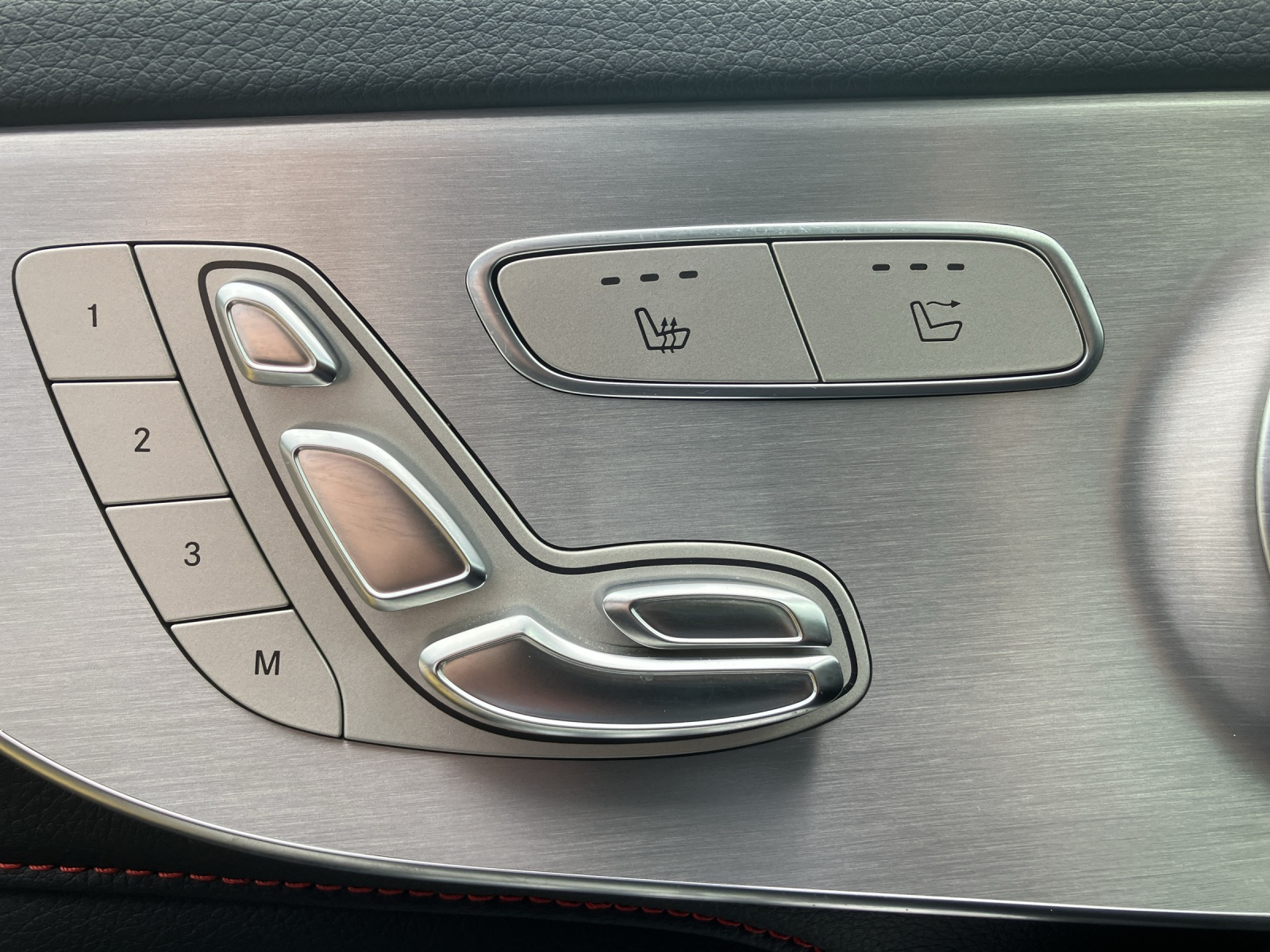 MERCEDES-BENZ C 43 Cabriolet AMG 4Matic 9G-Tronic-image-13