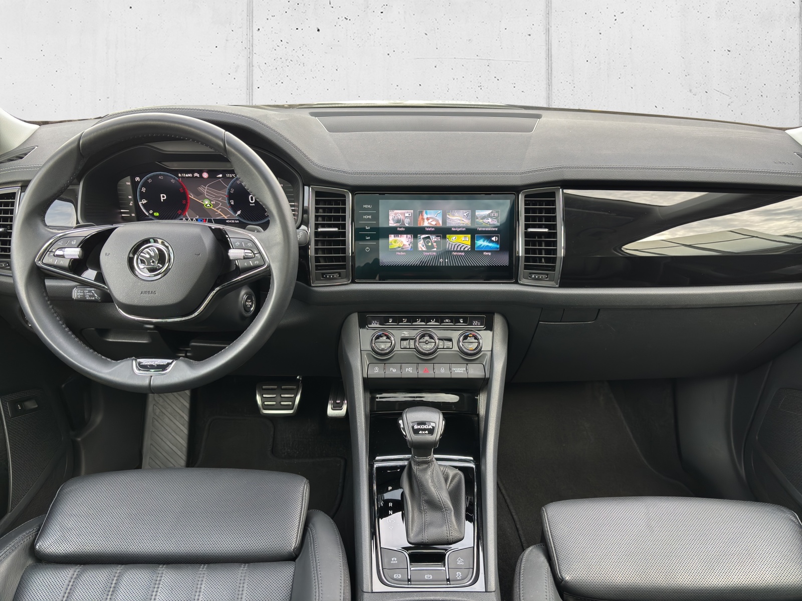 SKODA Kodiaq 2.0 TDI CR L&K 4x4 DSG mit AHK, Standheizung & Winterräder-image-12