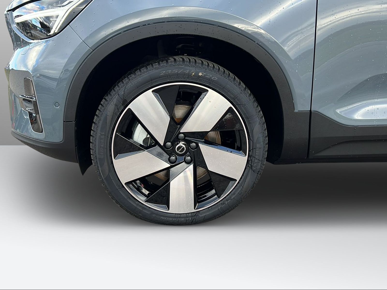 VOLVO C40 Recharge Twin-image-8