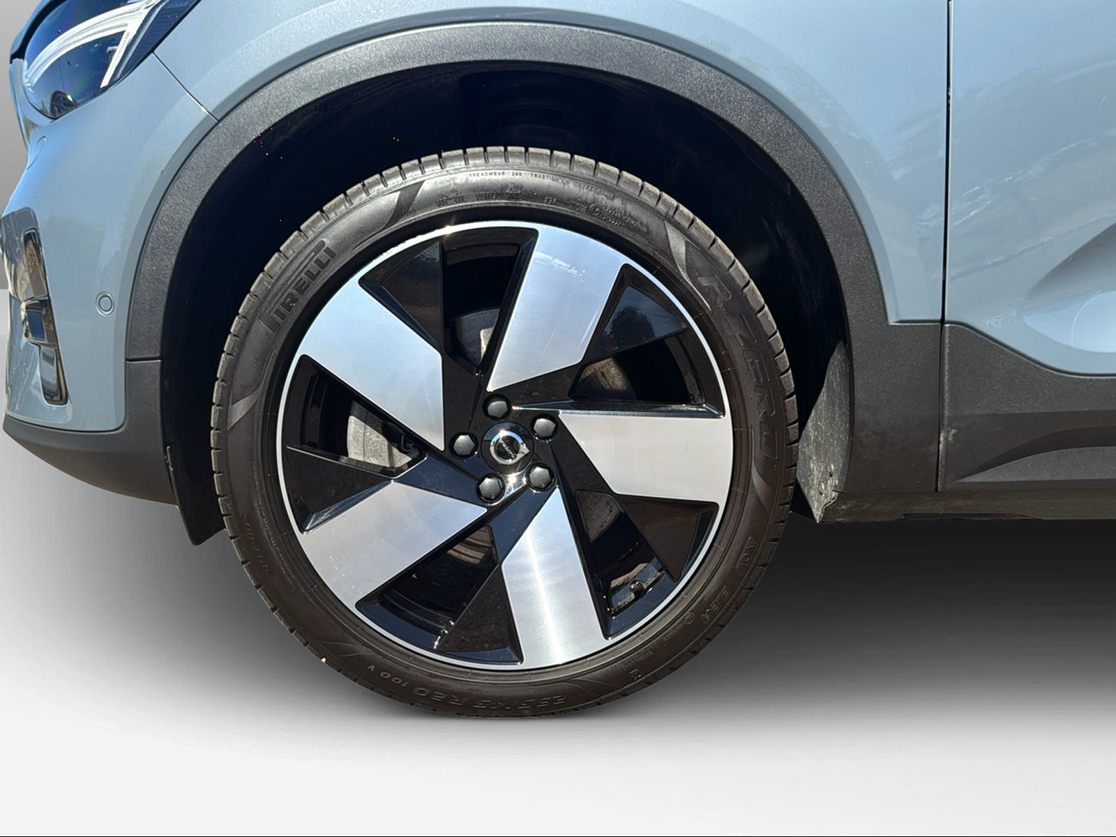 VOLVO C40 Recharge Twin-image-8
