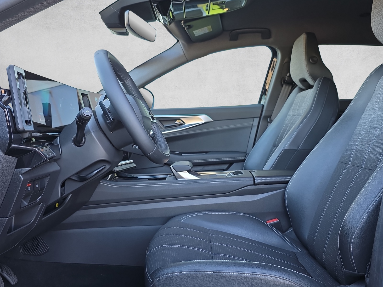 RENAULT Austral 1.2 HEV 200 Techno A-image-8