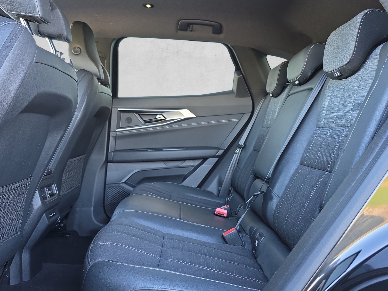 RENAULT Austral 1.2 HEV 200 Techno A-image-9