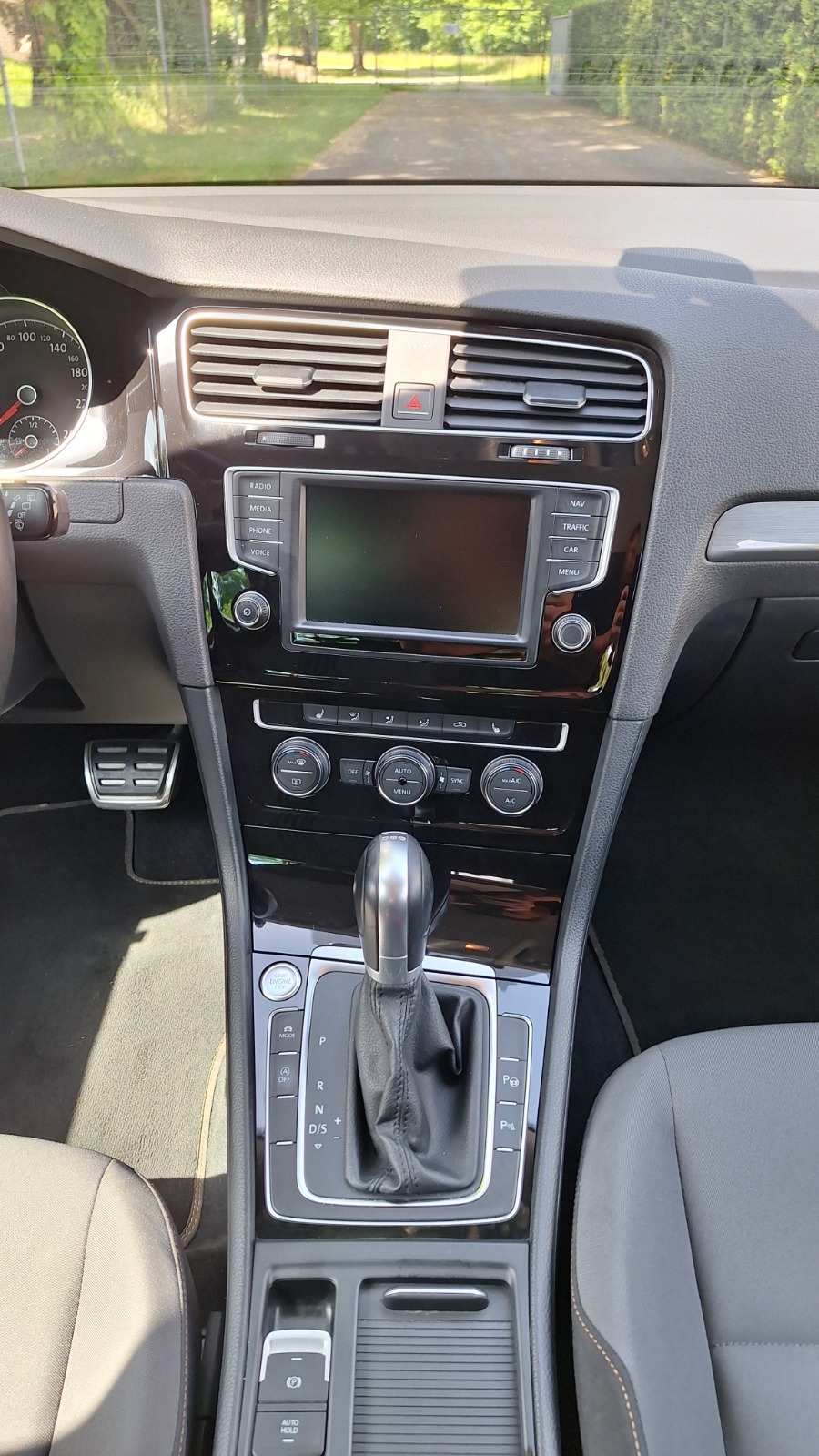 VW Golf Variant 1.4 TSI Allstar DSG-image-5