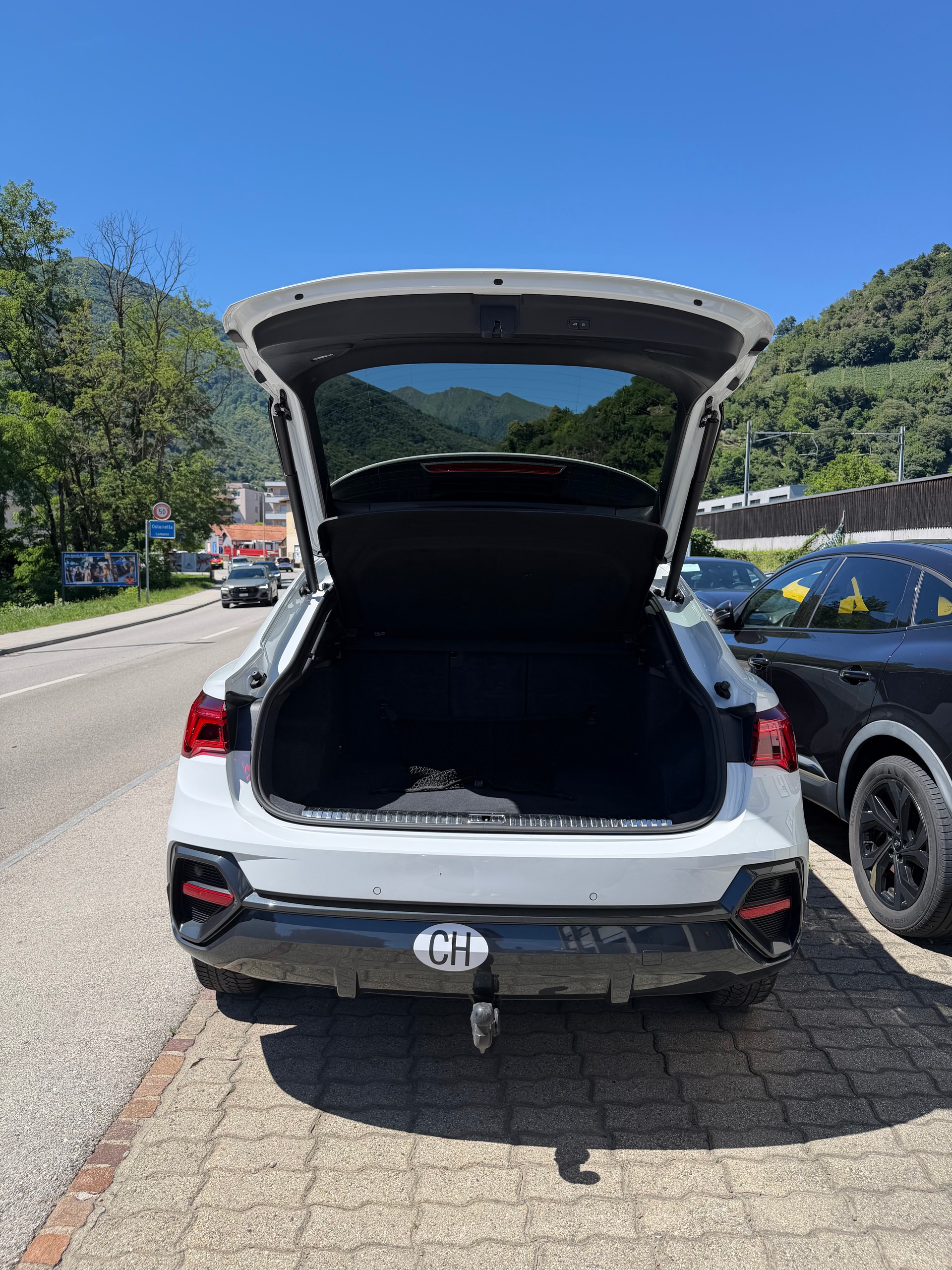 AUDI Q3 Sportback 35 TFSI S line Attraction S-tronic-image-6