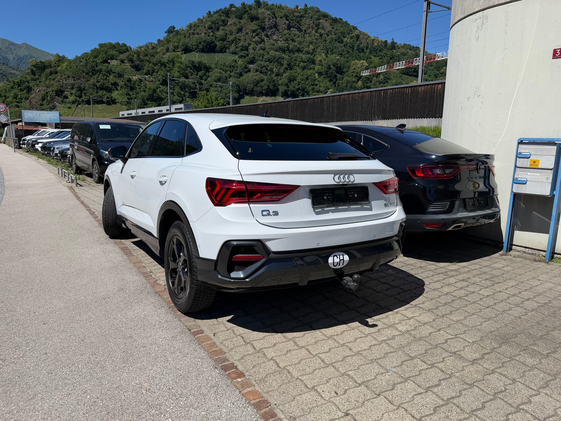 AUDI Q3 Sportback 35 TFSI S line Attraction S-tronic-image-4