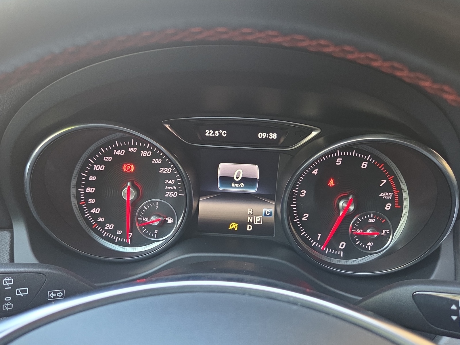 MERCEDES-BENZ GLA 220 AMG Line 4Matic 7G-DCT-image-14
