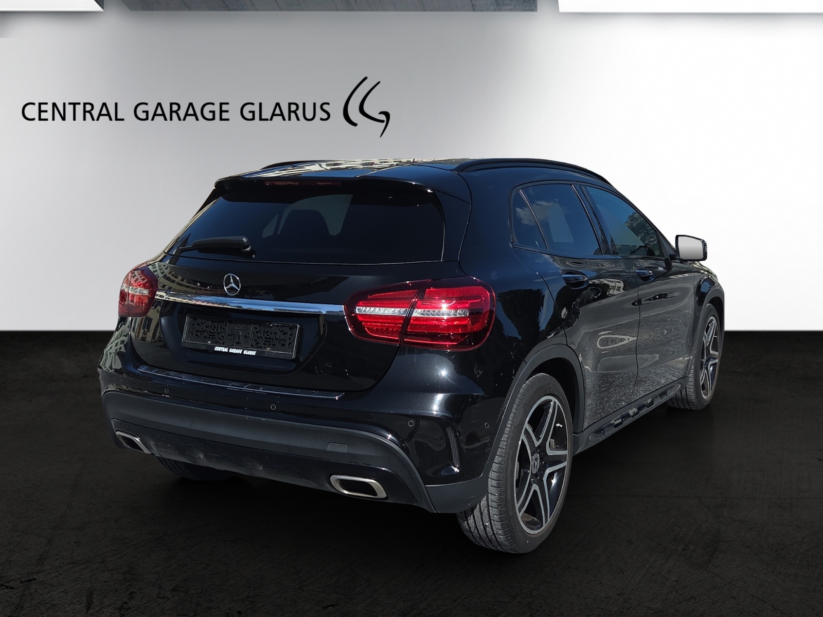 MERCEDES-BENZ GLA 220 AMG Line 4Matic 7G-DCT-image-5