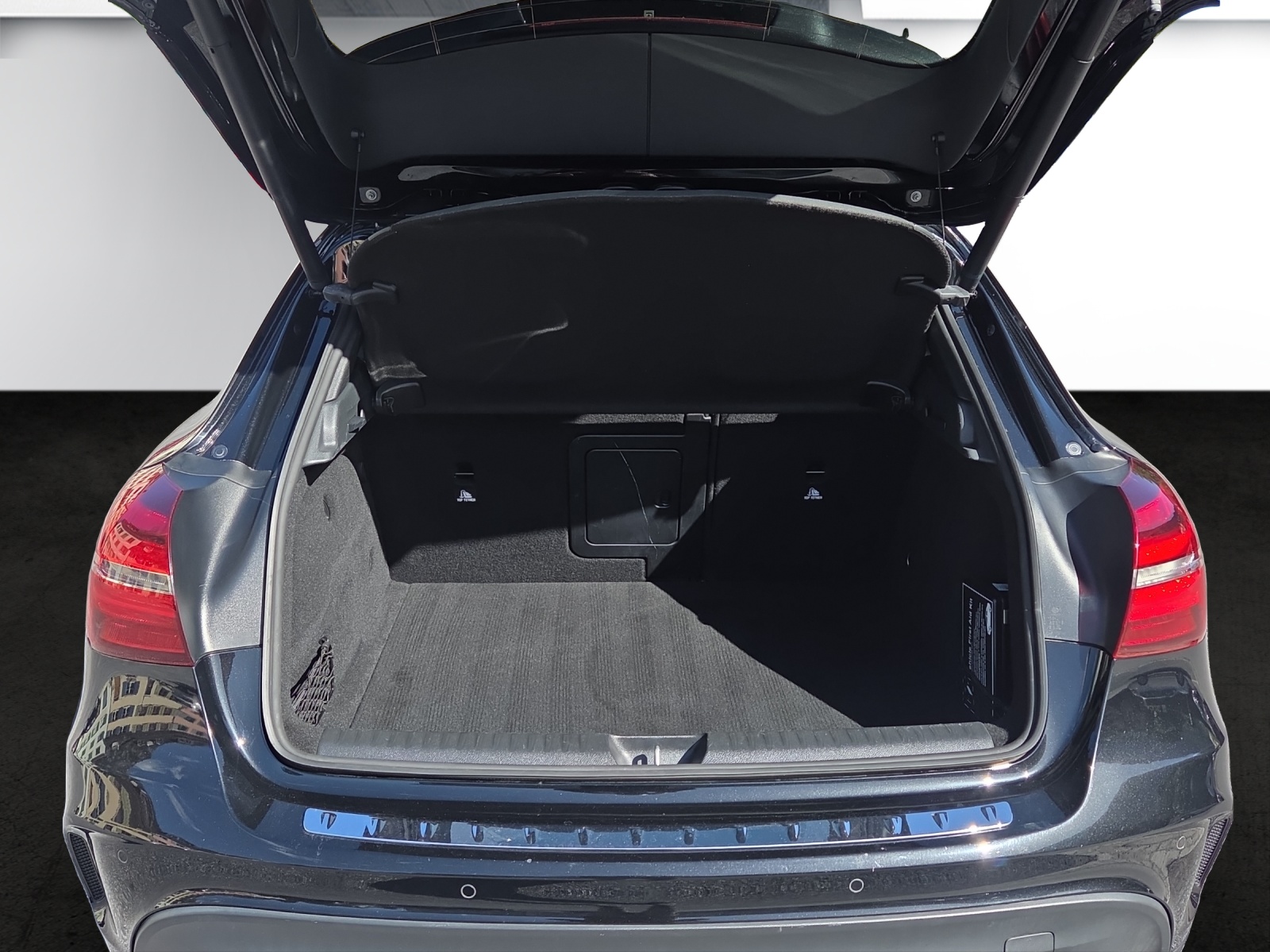 MERCEDES-BENZ GLA 220 AMG Line 4Matic 7G-DCT-image-16