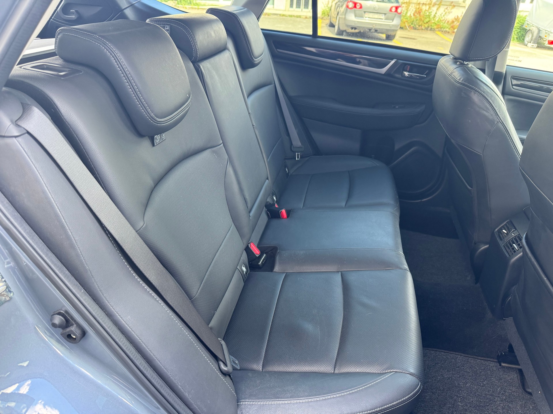 SUBARU Outback 2.5i Luxury AWD Lineartronic-image-13