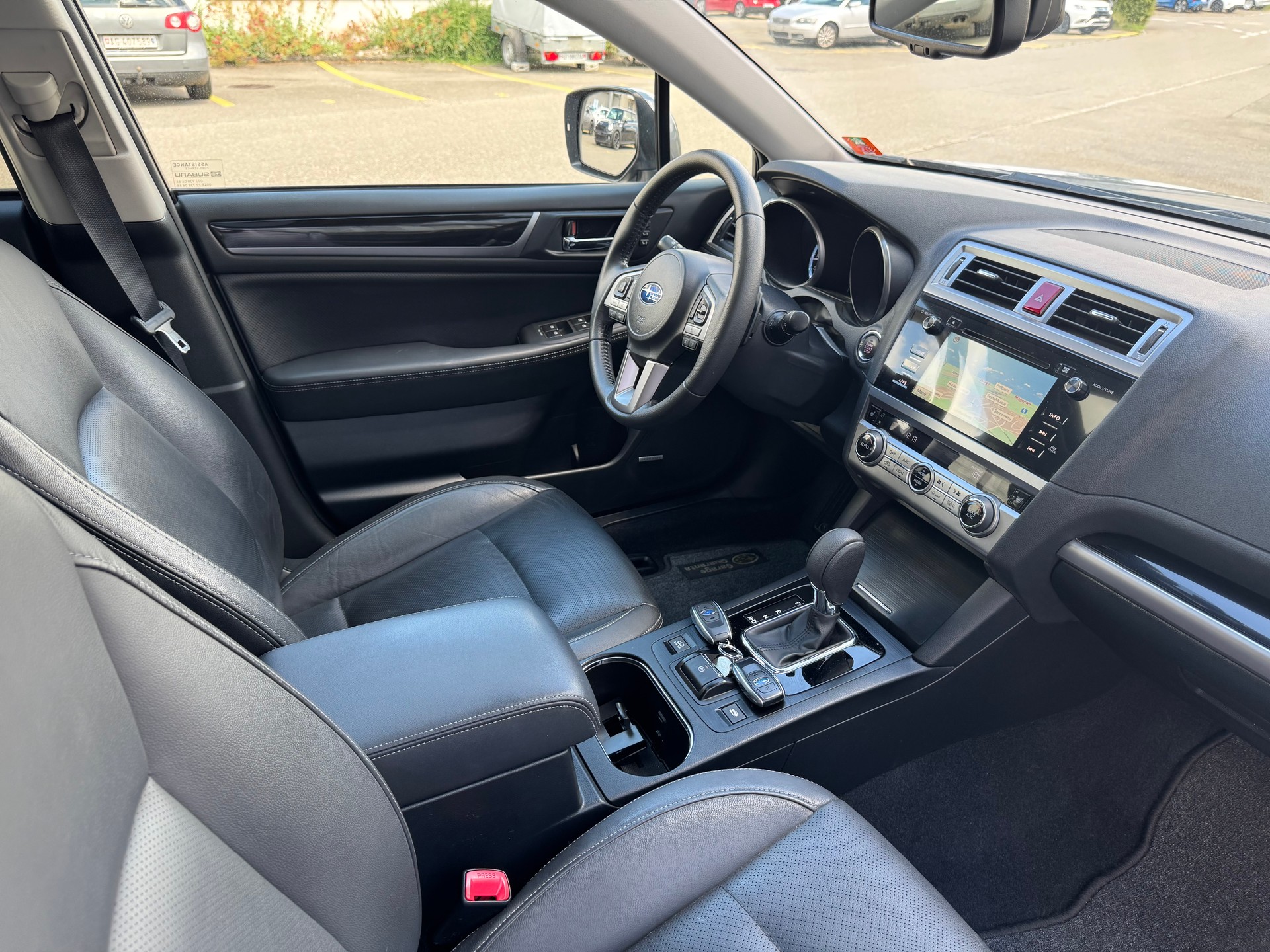 SUBARU Outback 2.5i Luxury AWD Lineartronic-image-12