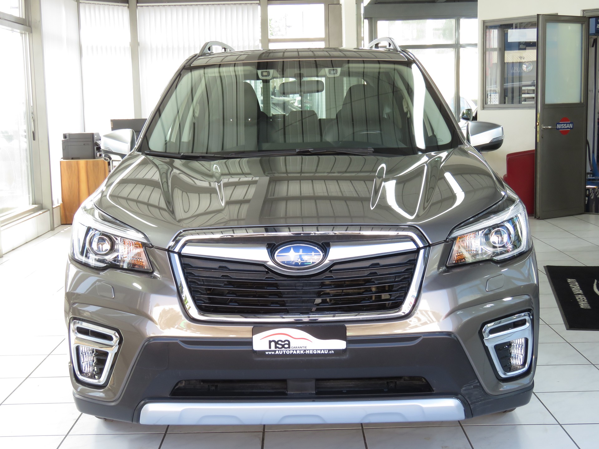 SUBARU Forester 2.0i e-Boxer Luxury Lineartronic-image-1