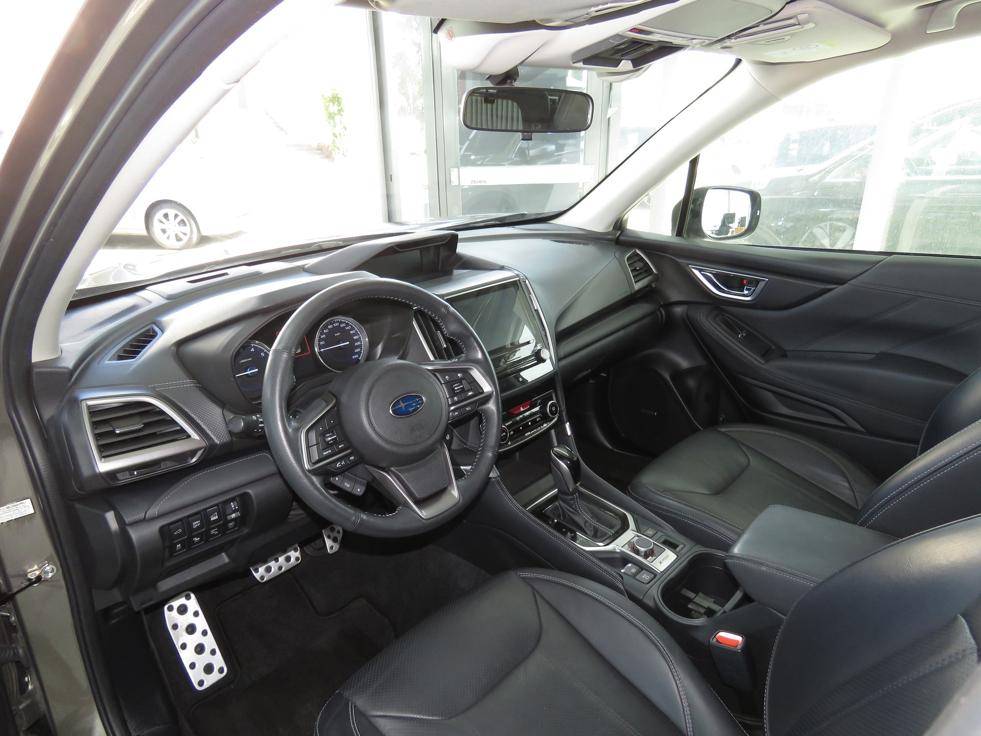 SUBARU Forester 2.0i e-Boxer Luxury Lineartronic-image-7