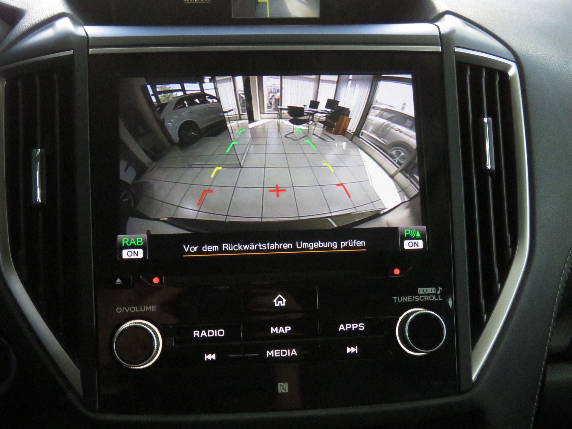 SUBARU Forester 2.0i e-Boxer Luxury Lineartronic-image-21