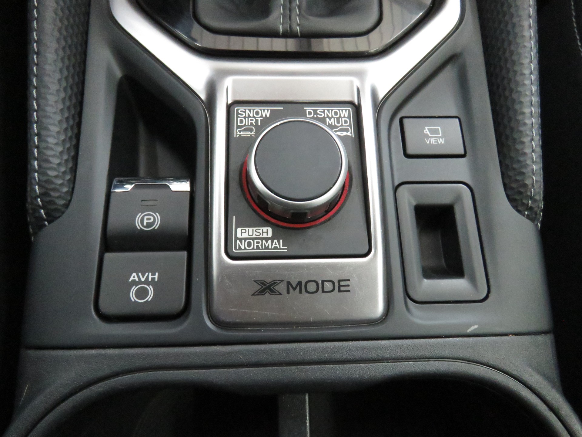 SUBARU Forester 2.0i e-Boxer Luxury Lineartronic-image-17