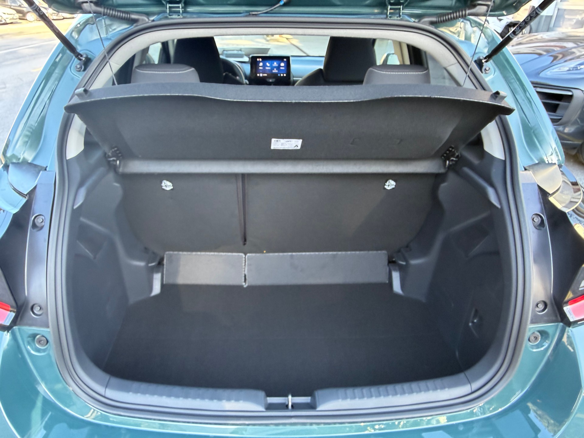 TOYOTA Yaris 1.5 Trend e-CVT-image-12