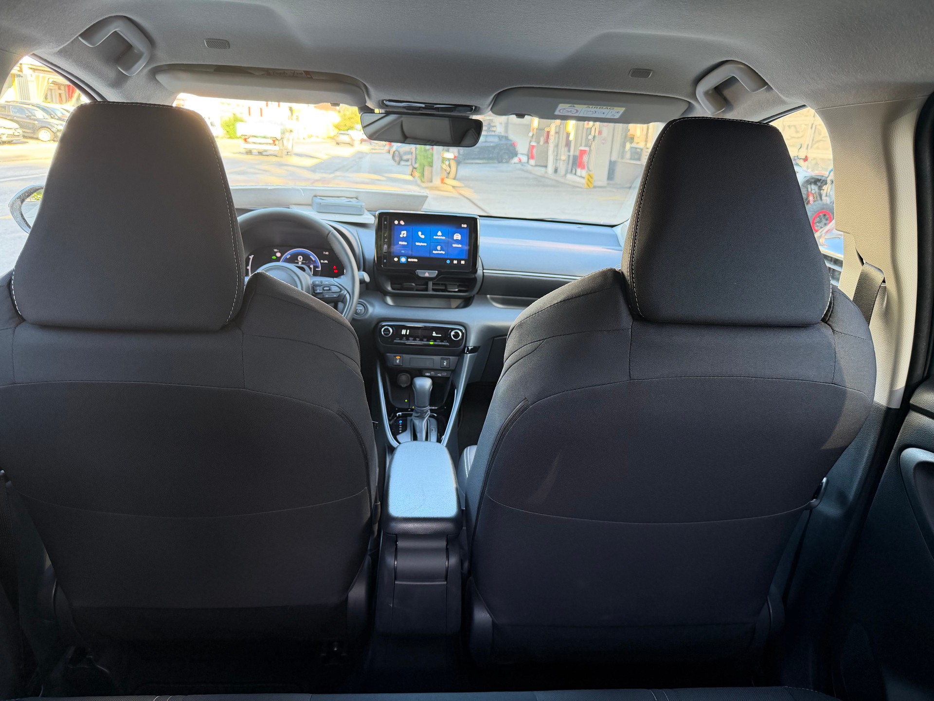 TOYOTA Yaris 1.5 Trend e-CVT-image-13