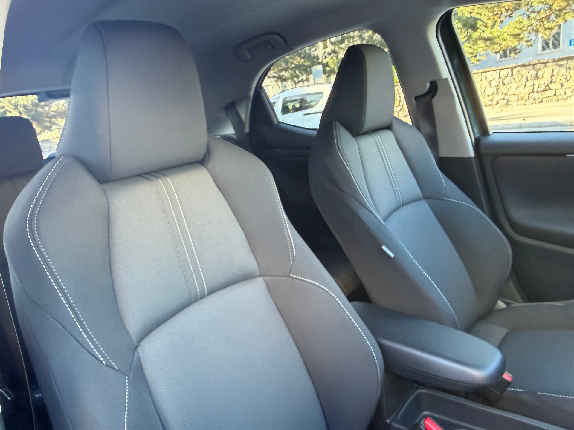 TOYOTA Yaris 1.5 Trend e-CVT-image-16