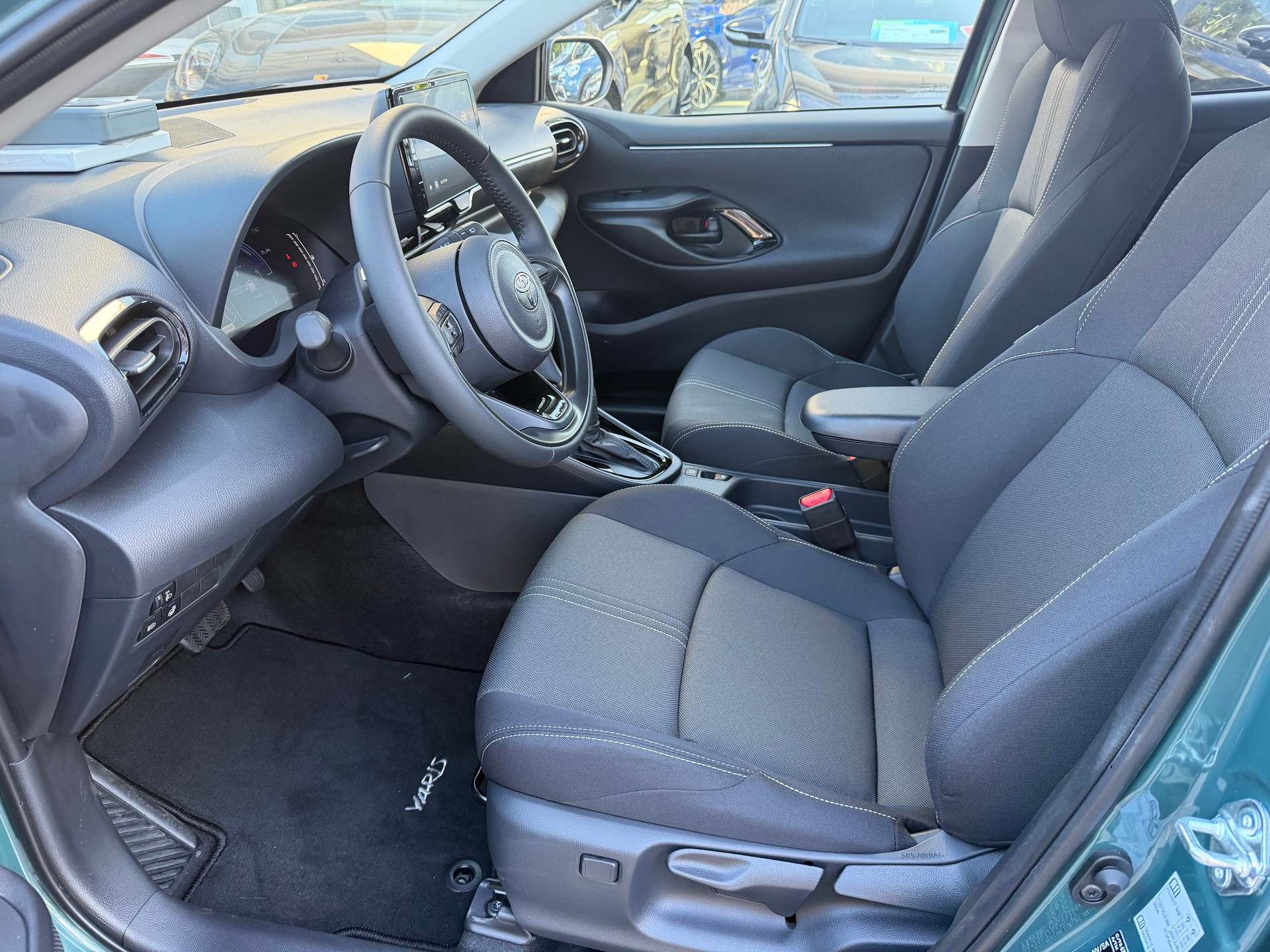TOYOTA Yaris 1.5 Trend e-CVT-image-17