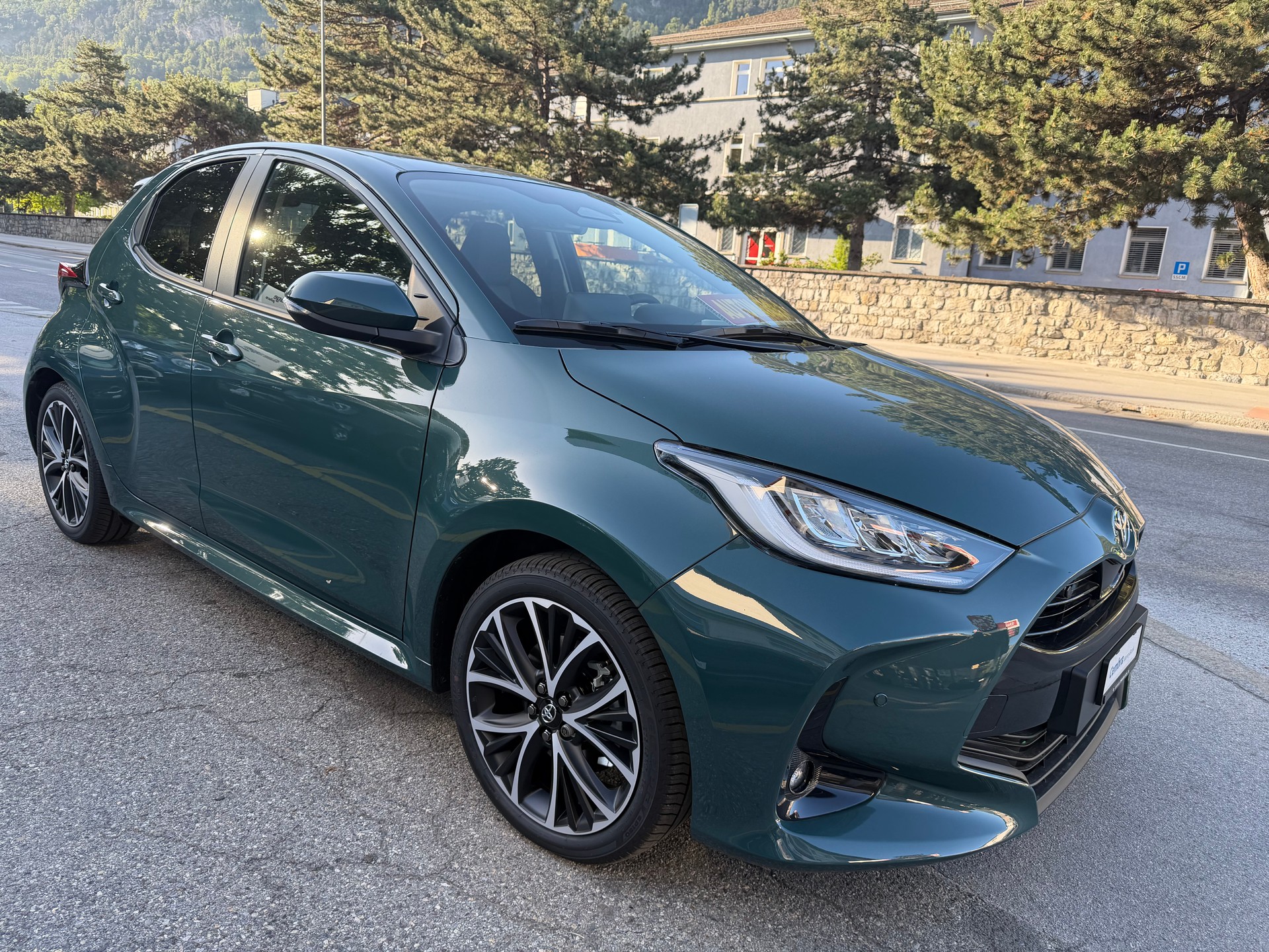 TOYOTA Yaris 1.5 Trend e-CVT-image-6