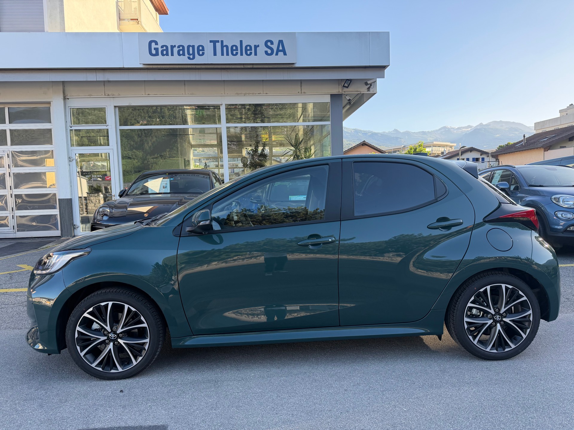 TOYOTA Yaris 1.5 Trend e-CVT-image-3