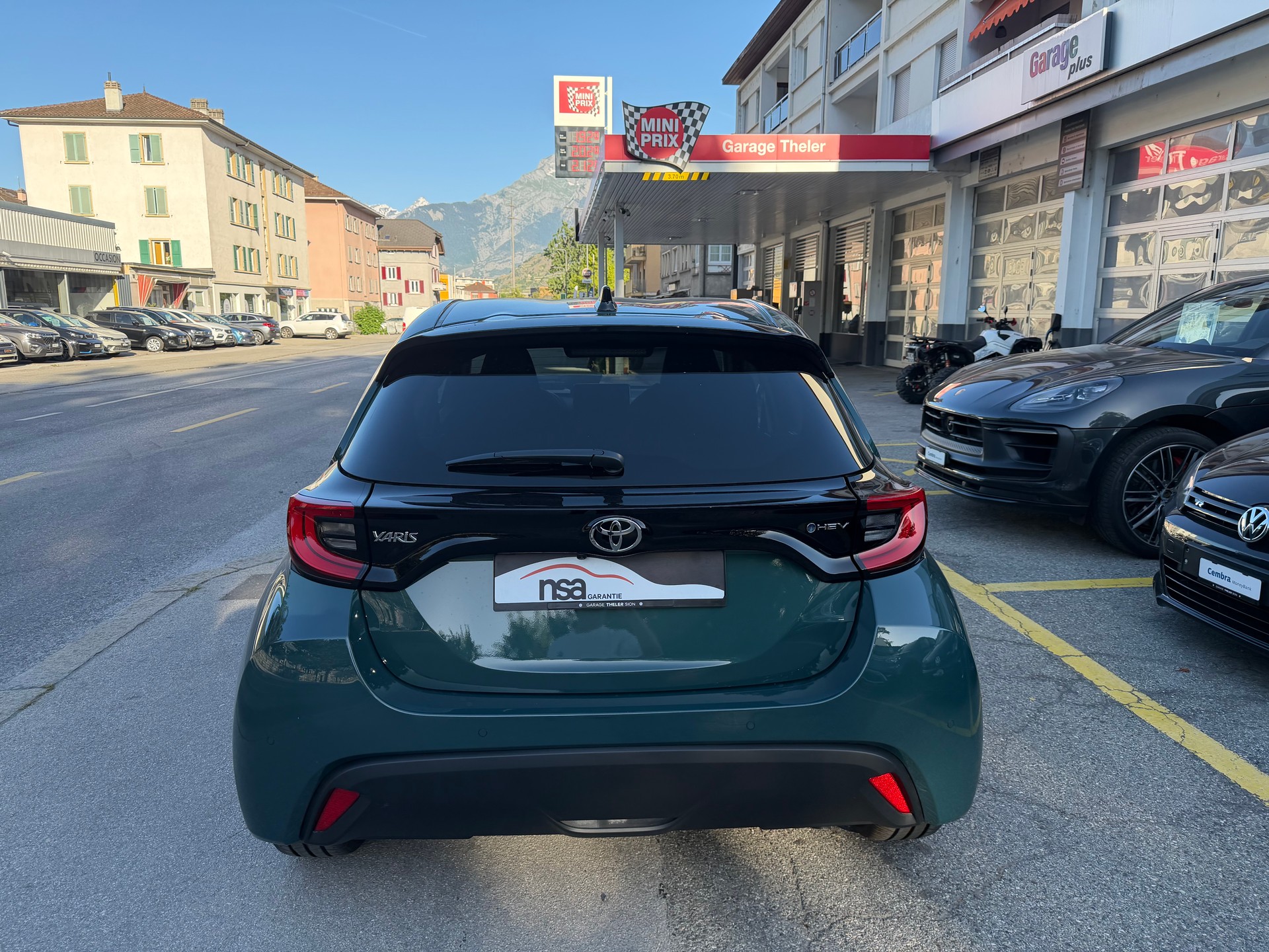 TOYOTA Yaris 1.5 Trend e-CVT-image-1