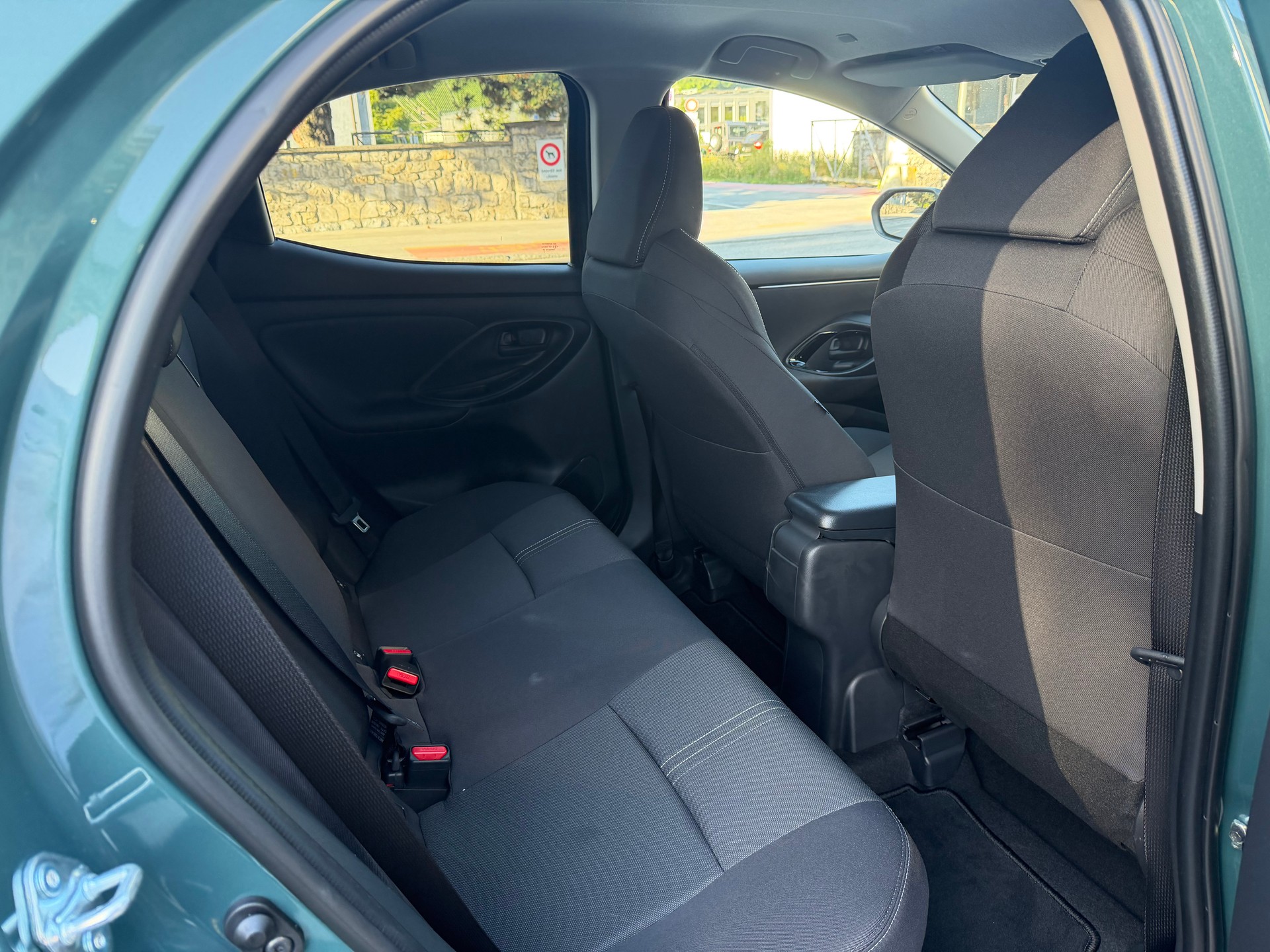 TOYOTA Yaris 1.5 Trend e-CVT-image-15
