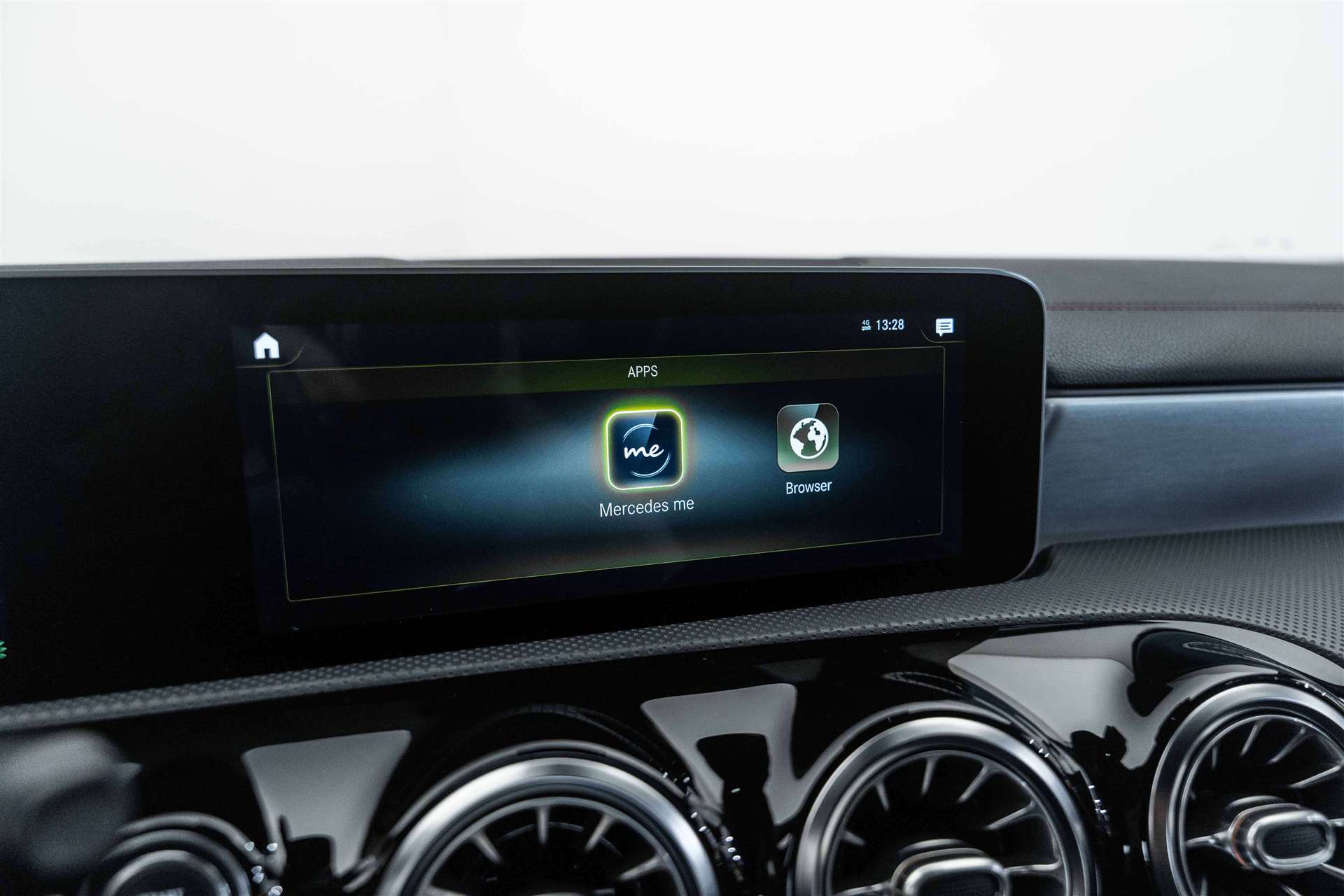 MERCEDES-BENZ CLA 250 4Matic AMG Line 7G-DCT-image-20