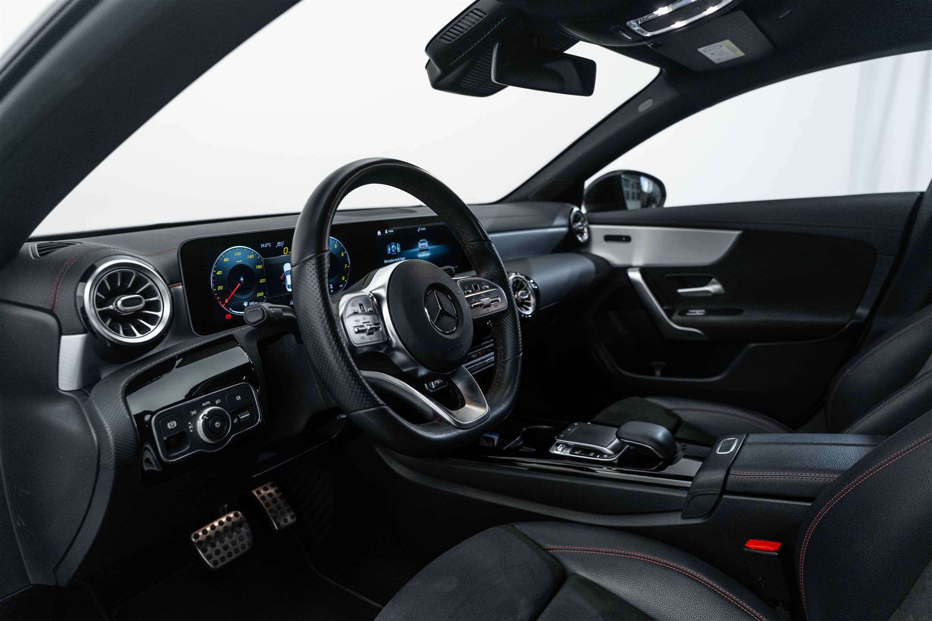 MERCEDES-BENZ CLA 250 4Matic AMG Line 7G-DCT-image-6