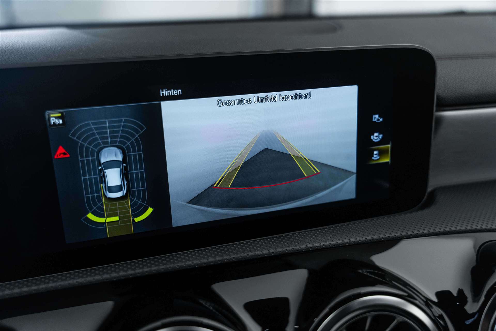 MERCEDES-BENZ CLA 250 4Matic AMG Line 7G-DCT-image-16