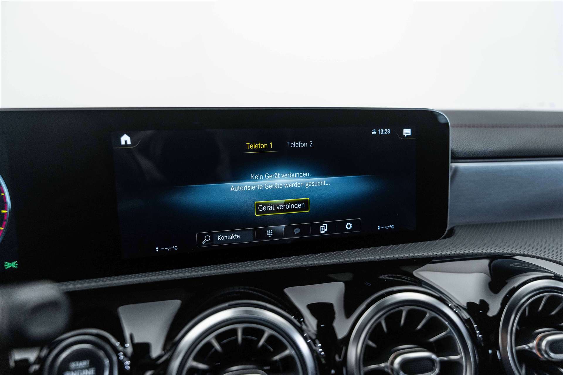 MERCEDES-BENZ CLA 250 4Matic AMG Line 7G-DCT-image-18