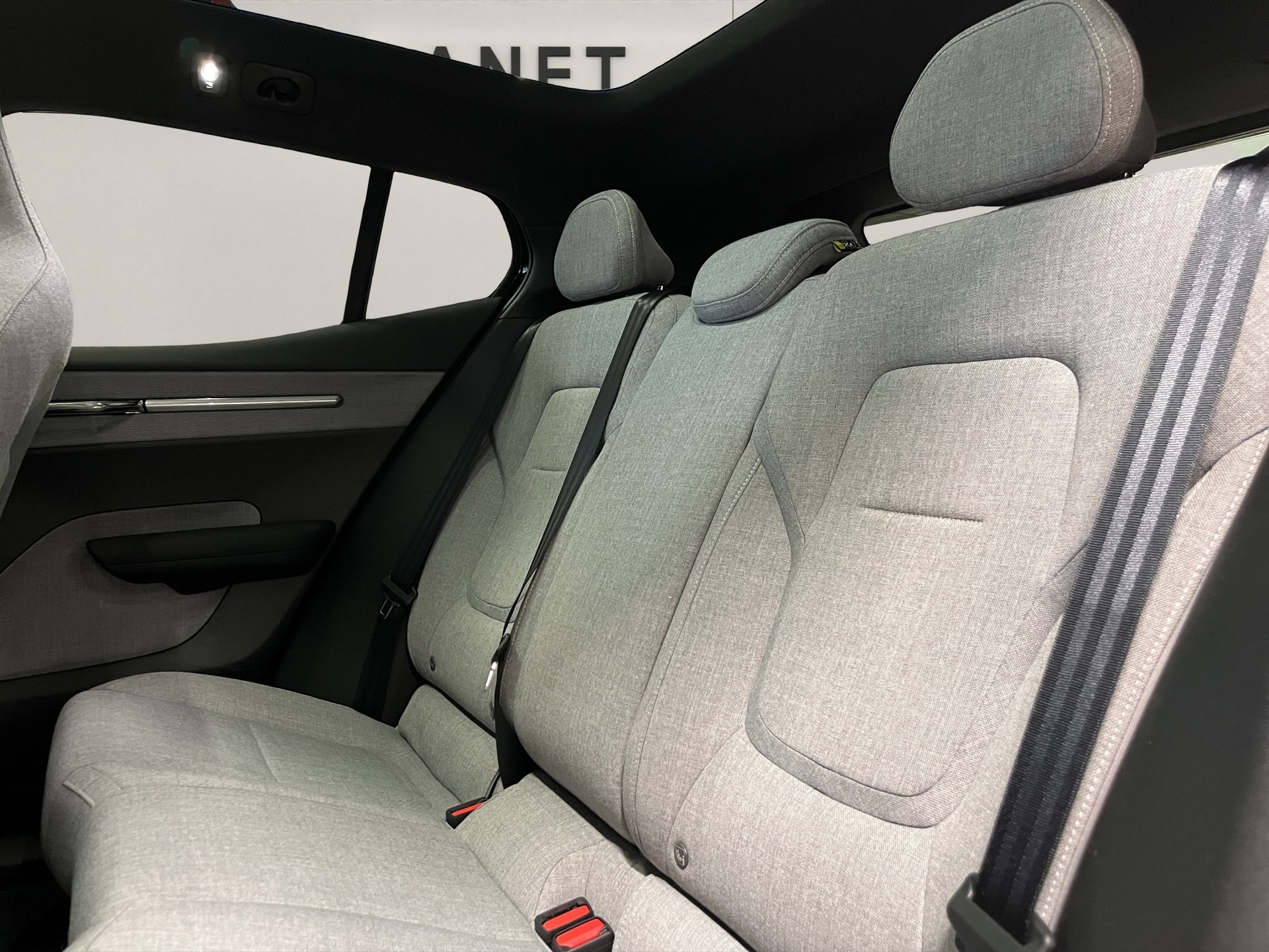 VOLVO EX30 E60 Twin Ultra Performance AWD-image-13