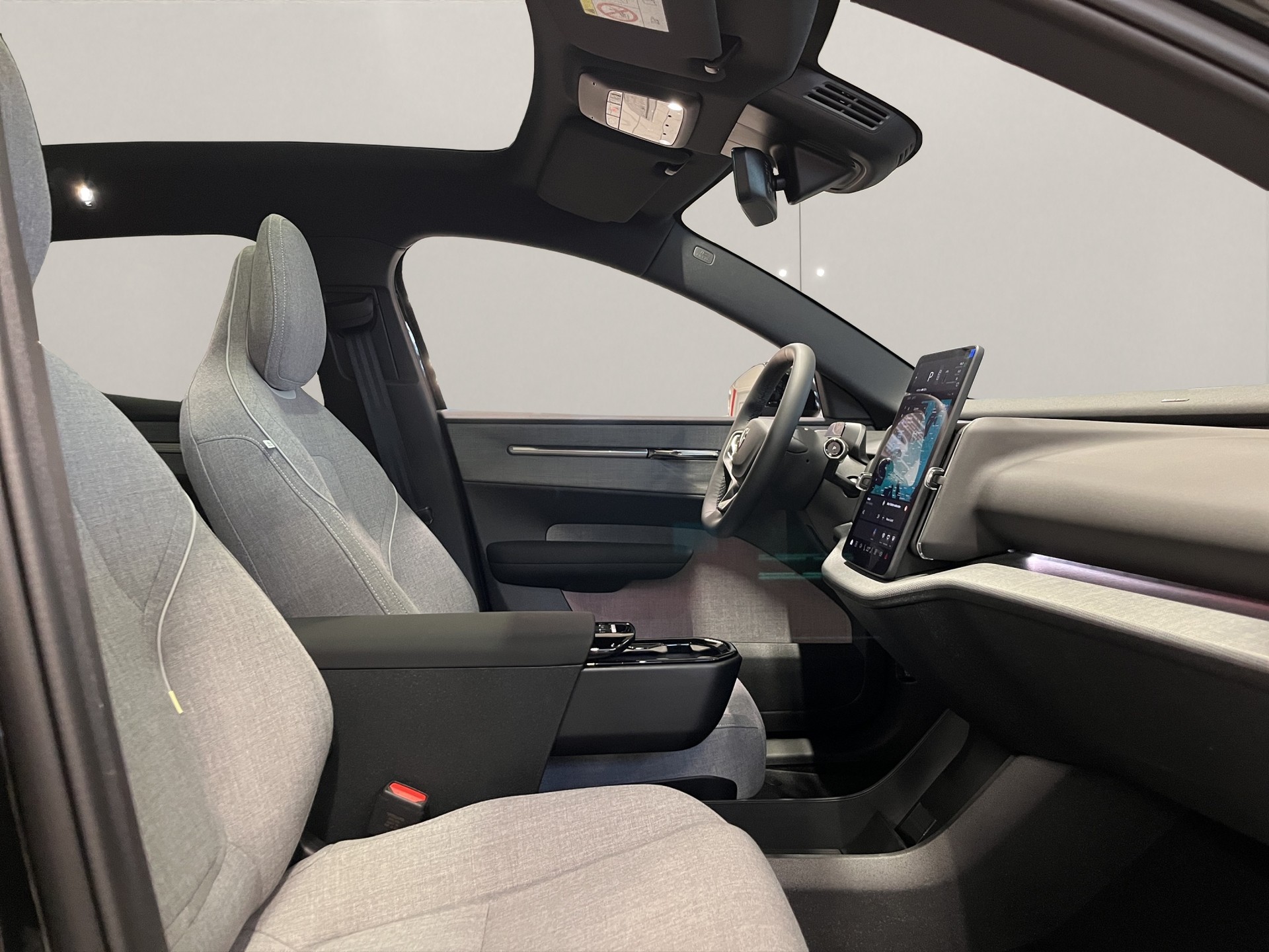 VOLVO EX30 E60 Twin Ultra Performance AWD-image-7
