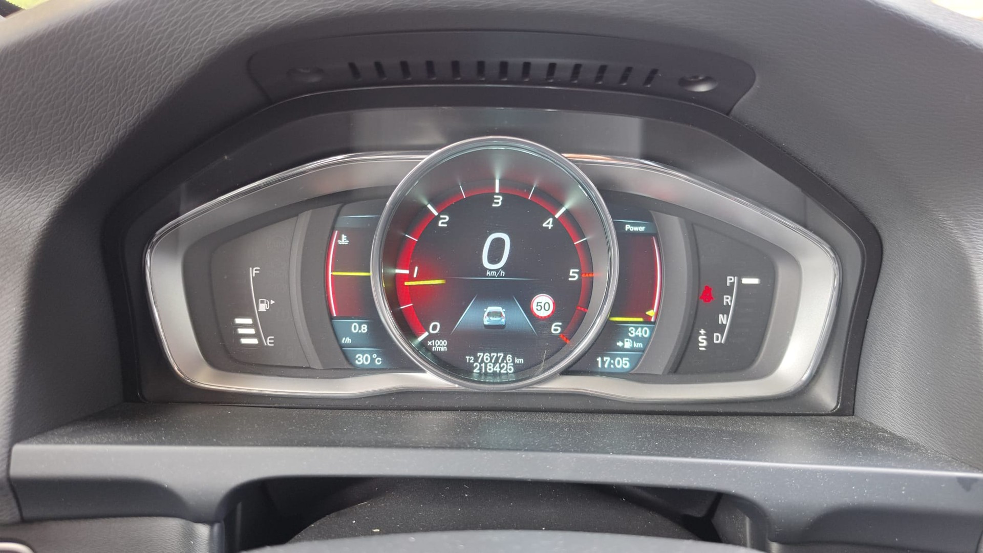 VOLVO V60 D4 Summum Geartronic-image-10
