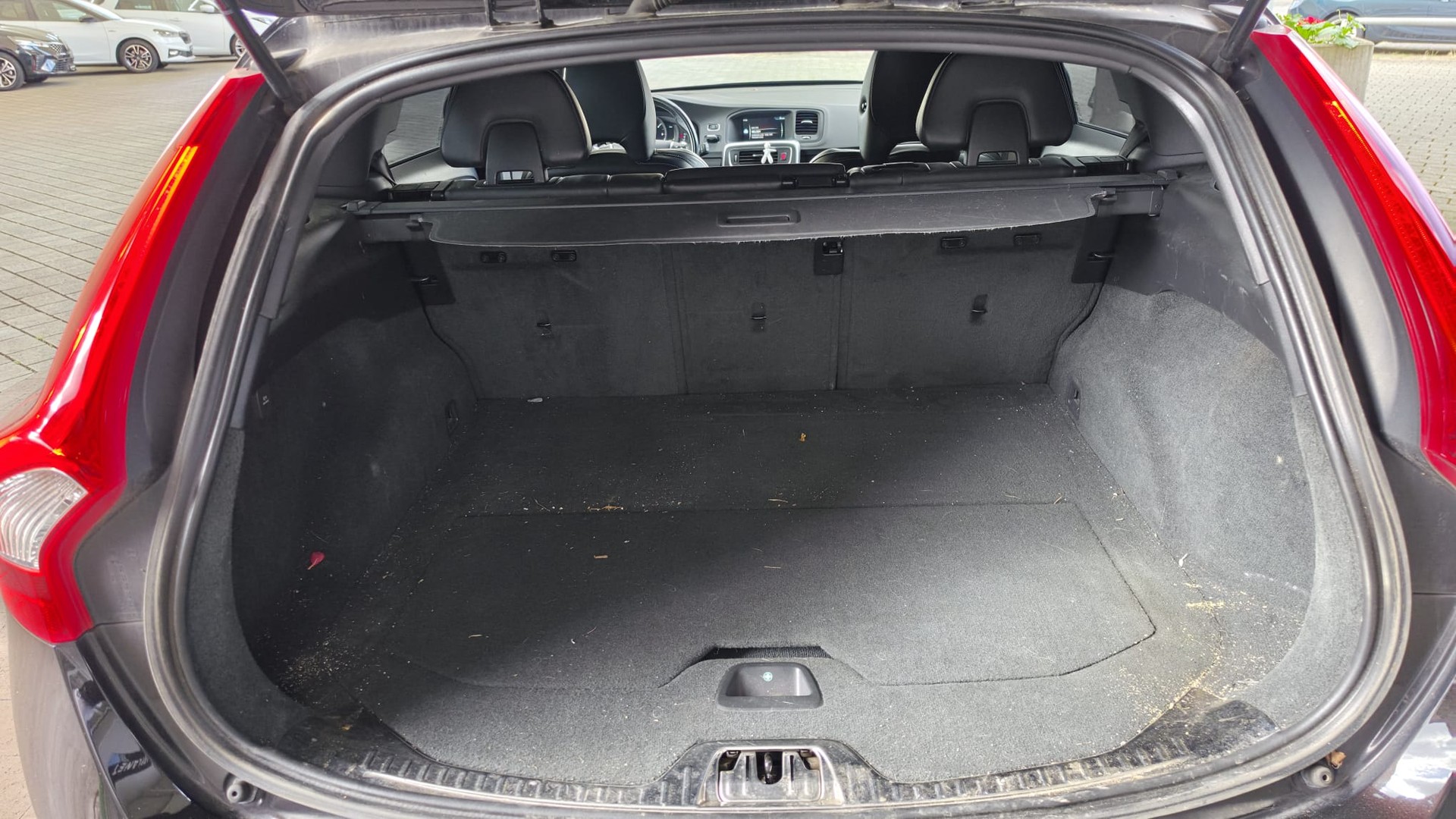 VOLVO V60 D4 Summum Geartronic-image-9